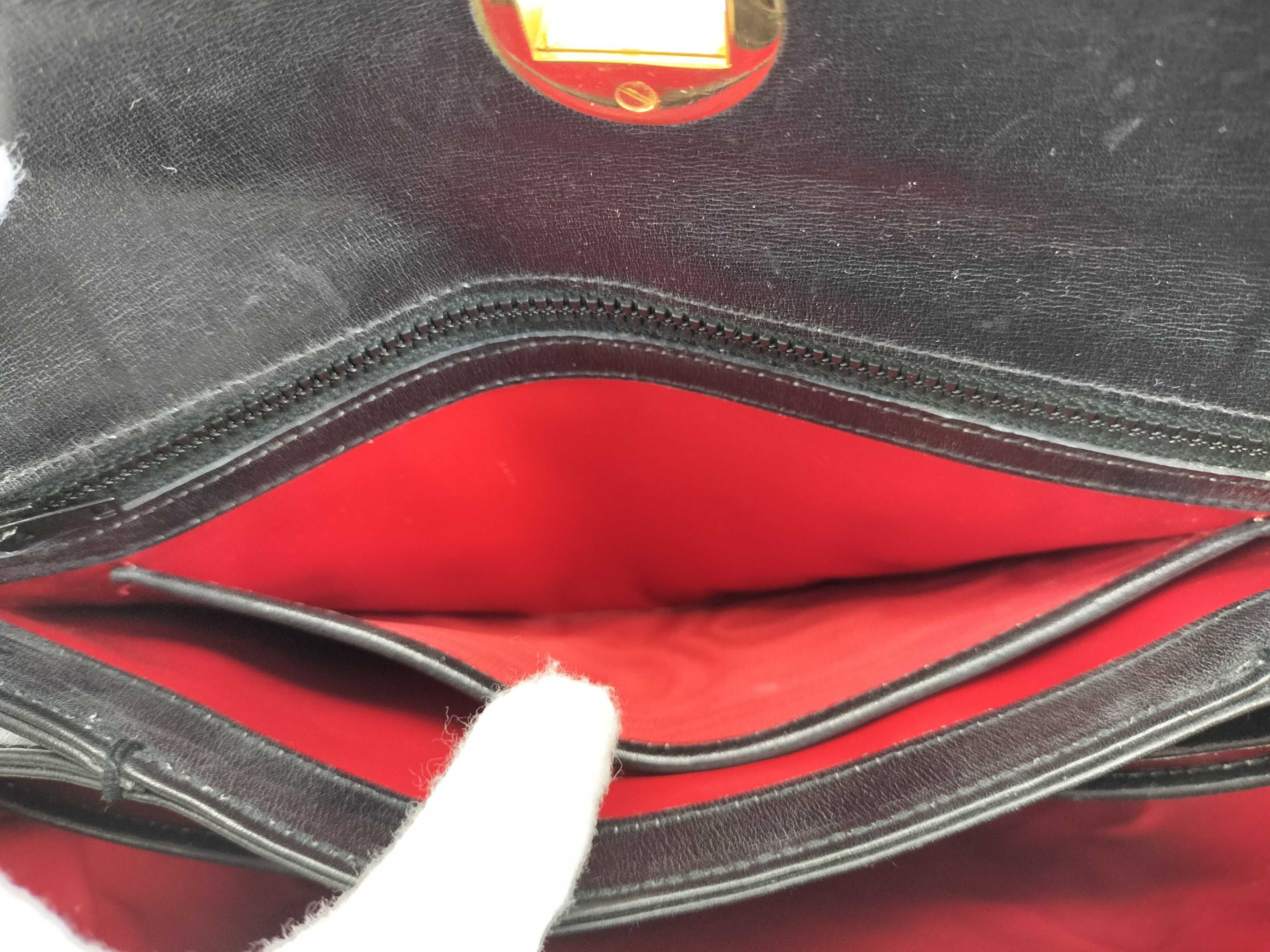 Old Turnlock Leather Handbag — view 14