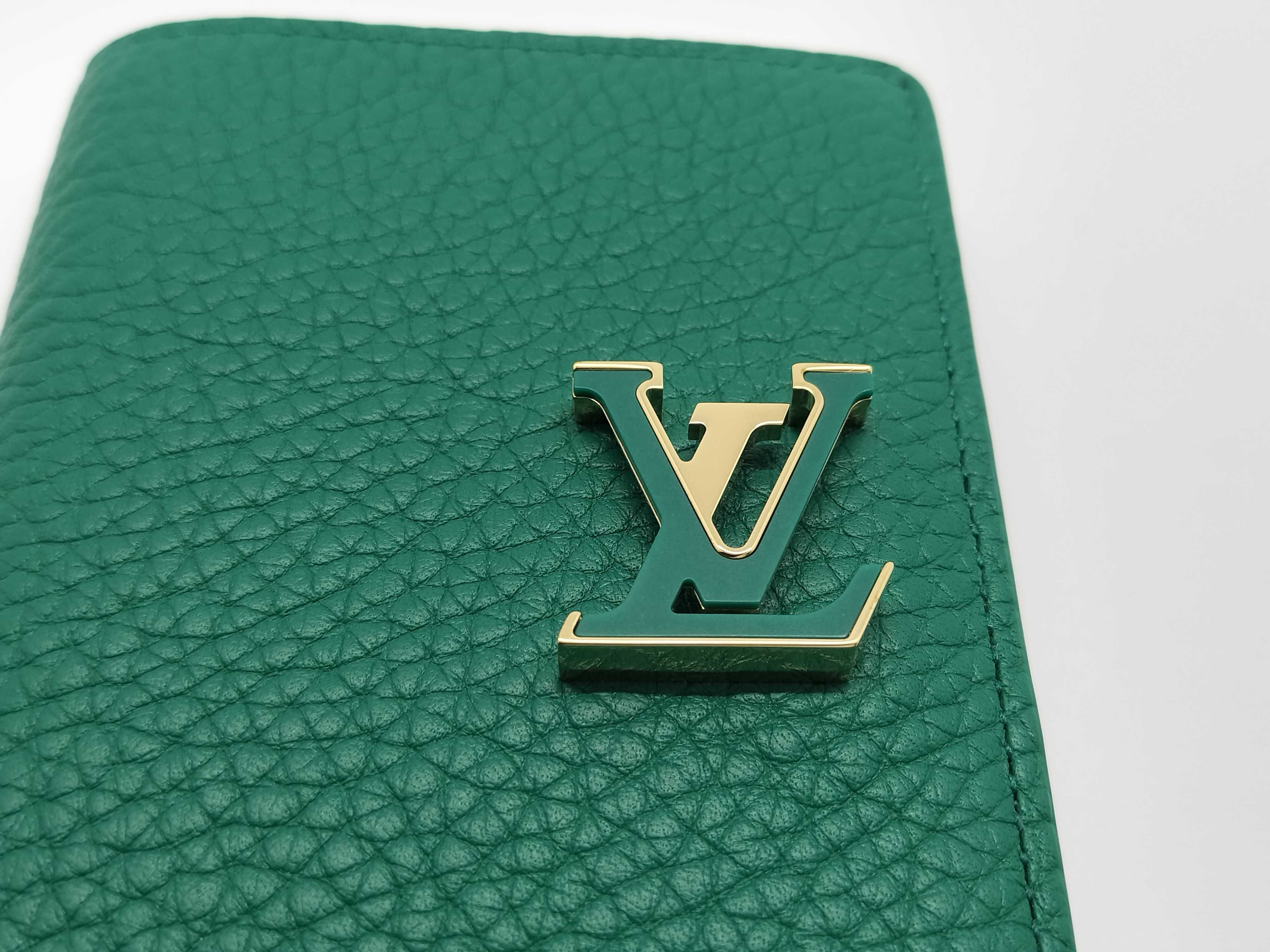 Taurillon LV Vertical Compact Wallet M82438 — view 12