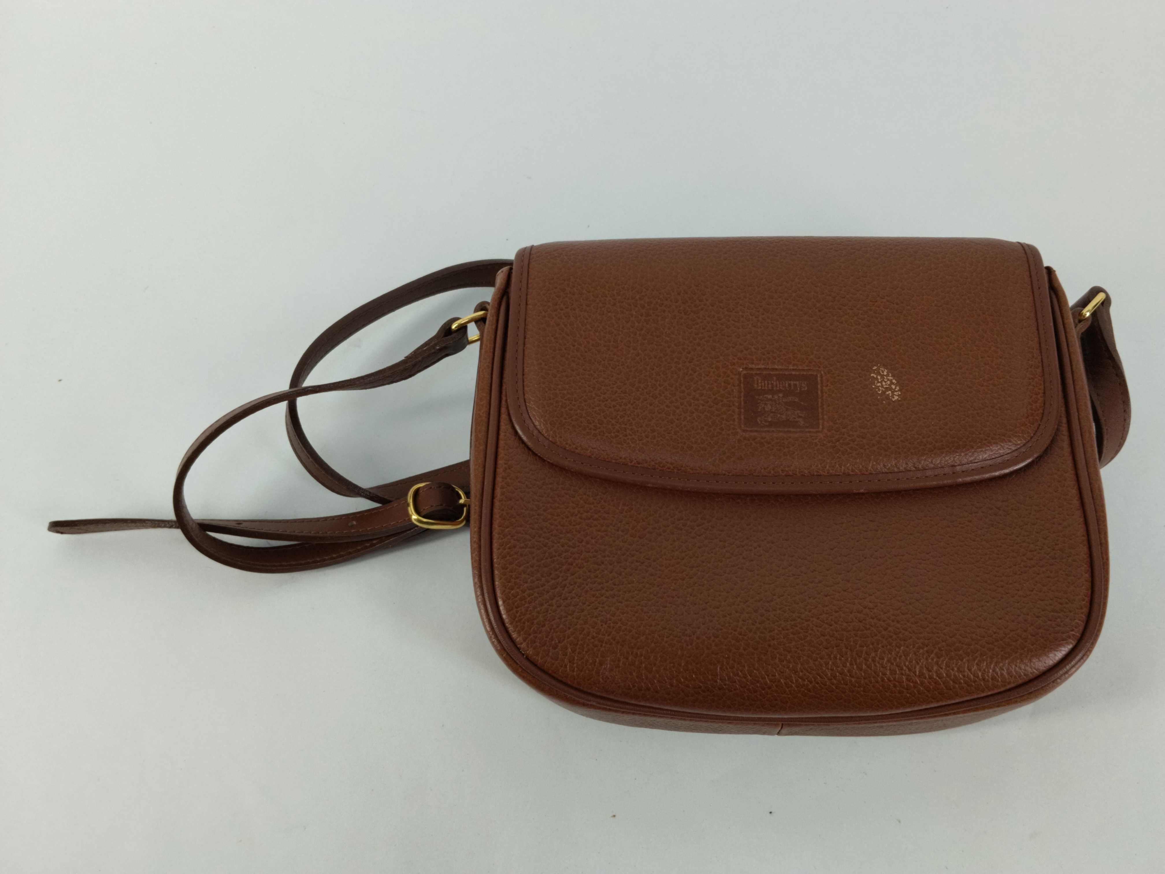logo embossed shoulder bag