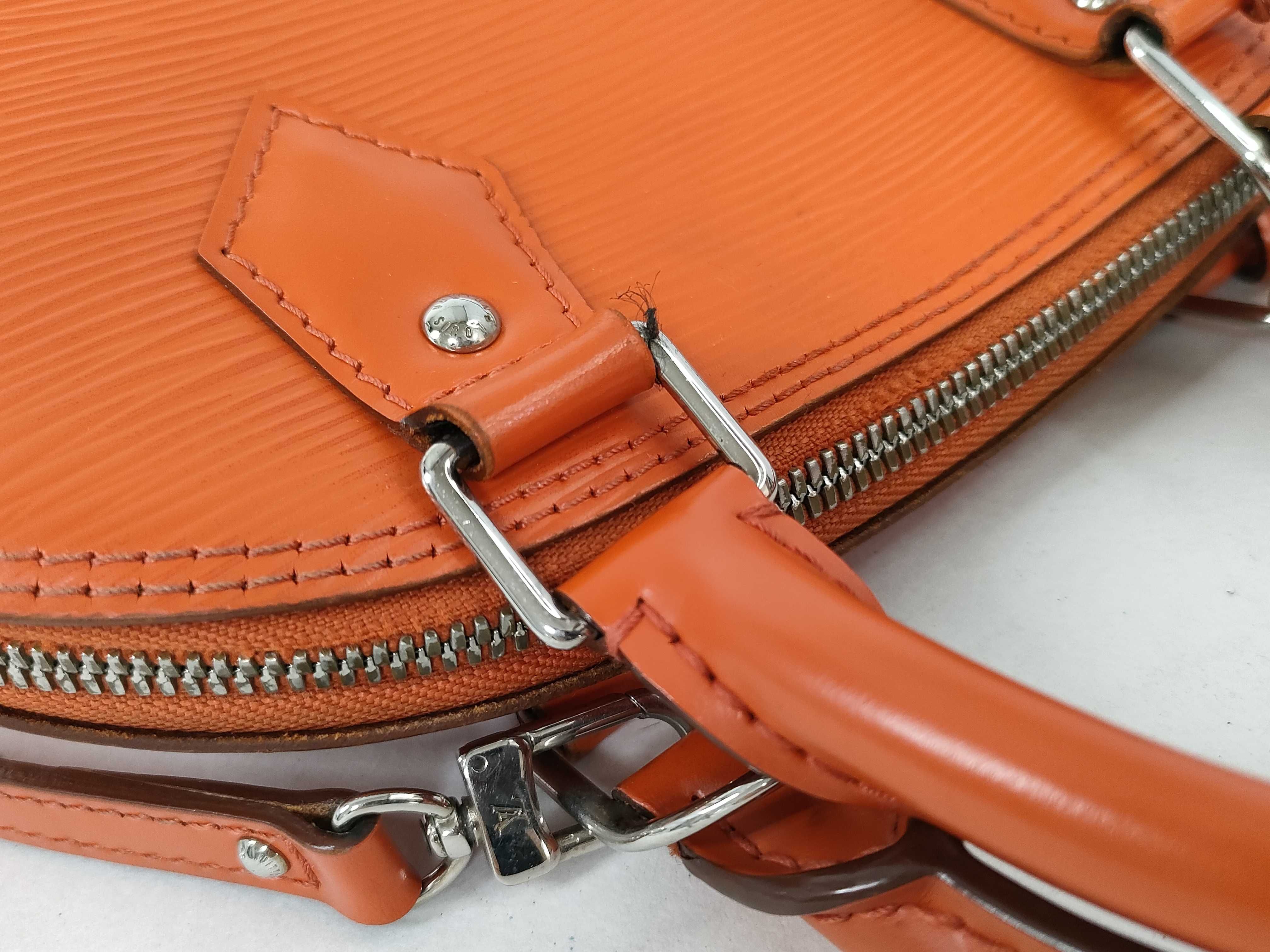 Epi Louis Vuitton Epi Alma BB Handbag — view 5