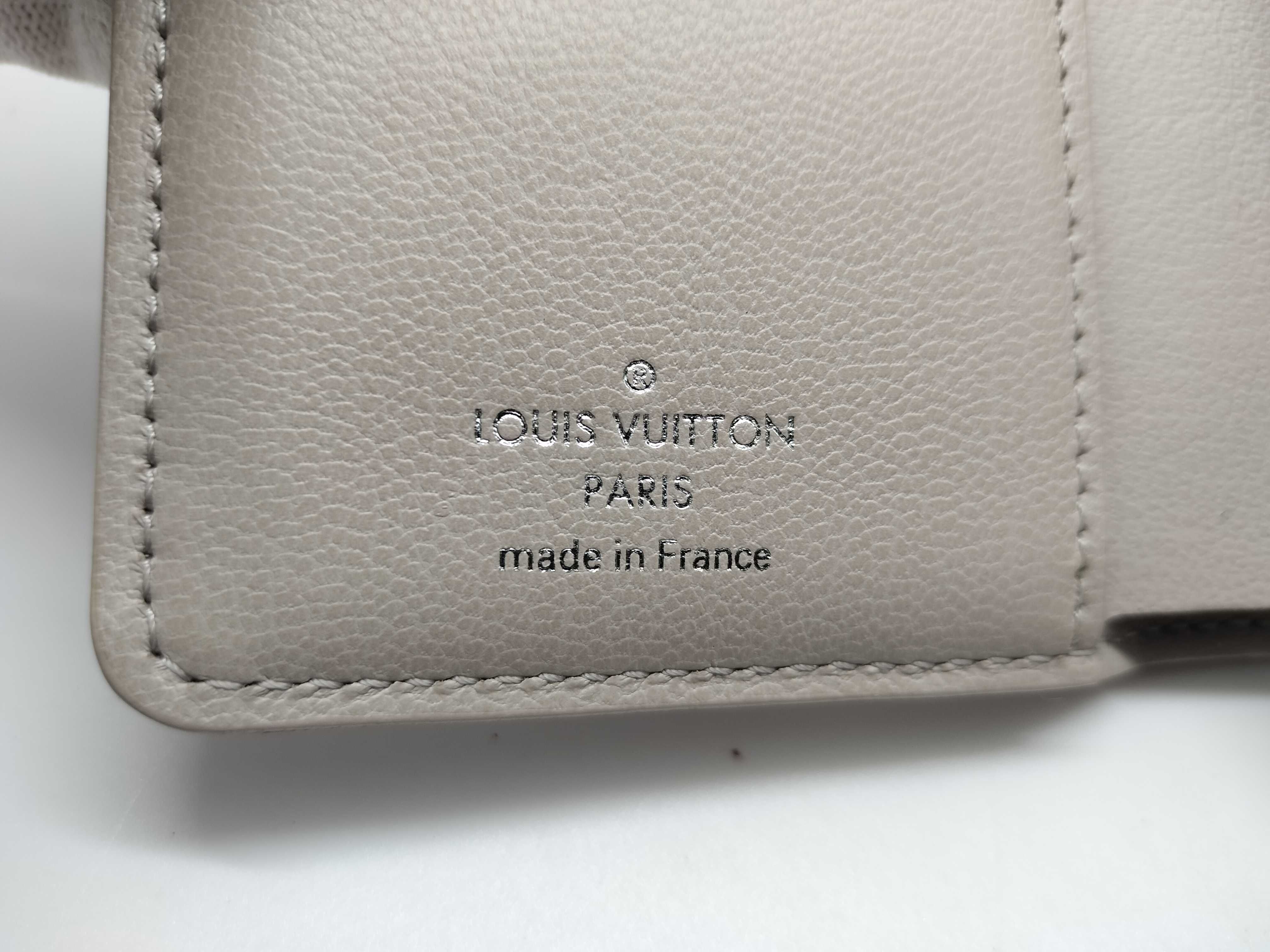 Monogram Portefeuille Lou Wallet — view 12