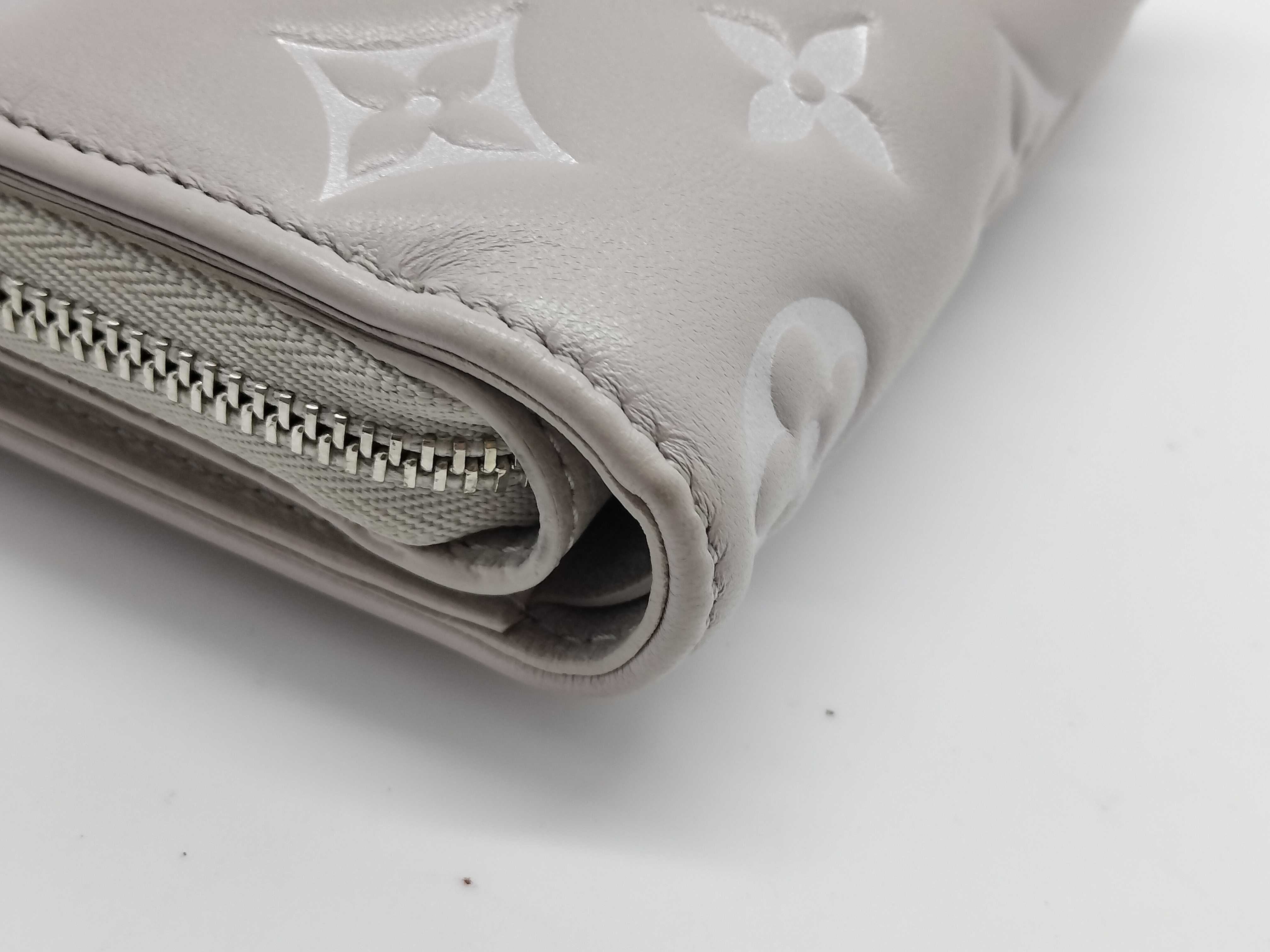Monogram Portefeuille Lou Wallet — view 3