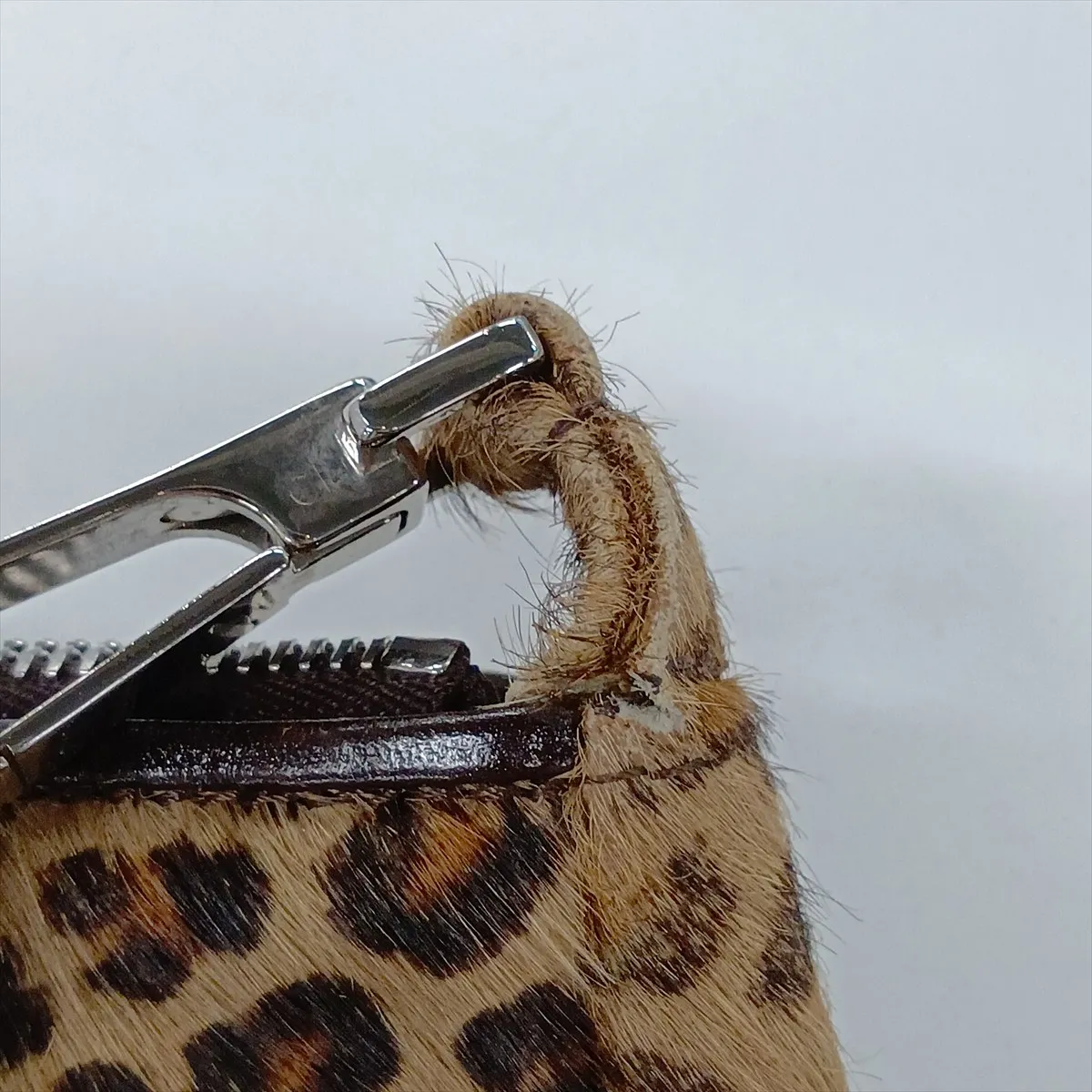 calfskin and leather shoulder bag, leopard print. — view 11