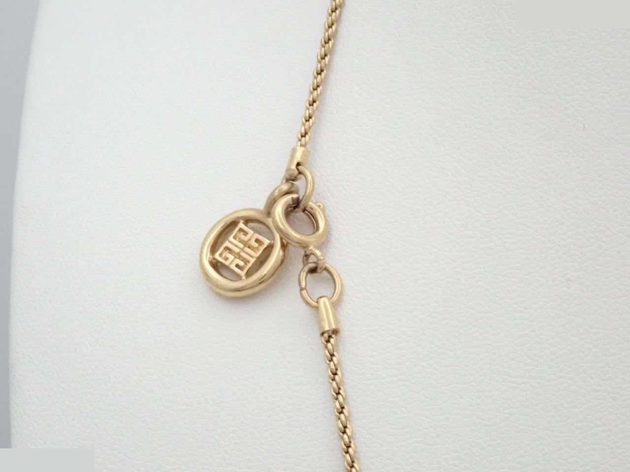 Other lines: Precious metals, necklaces, pendants, chains approximately 50cm long. — view 2