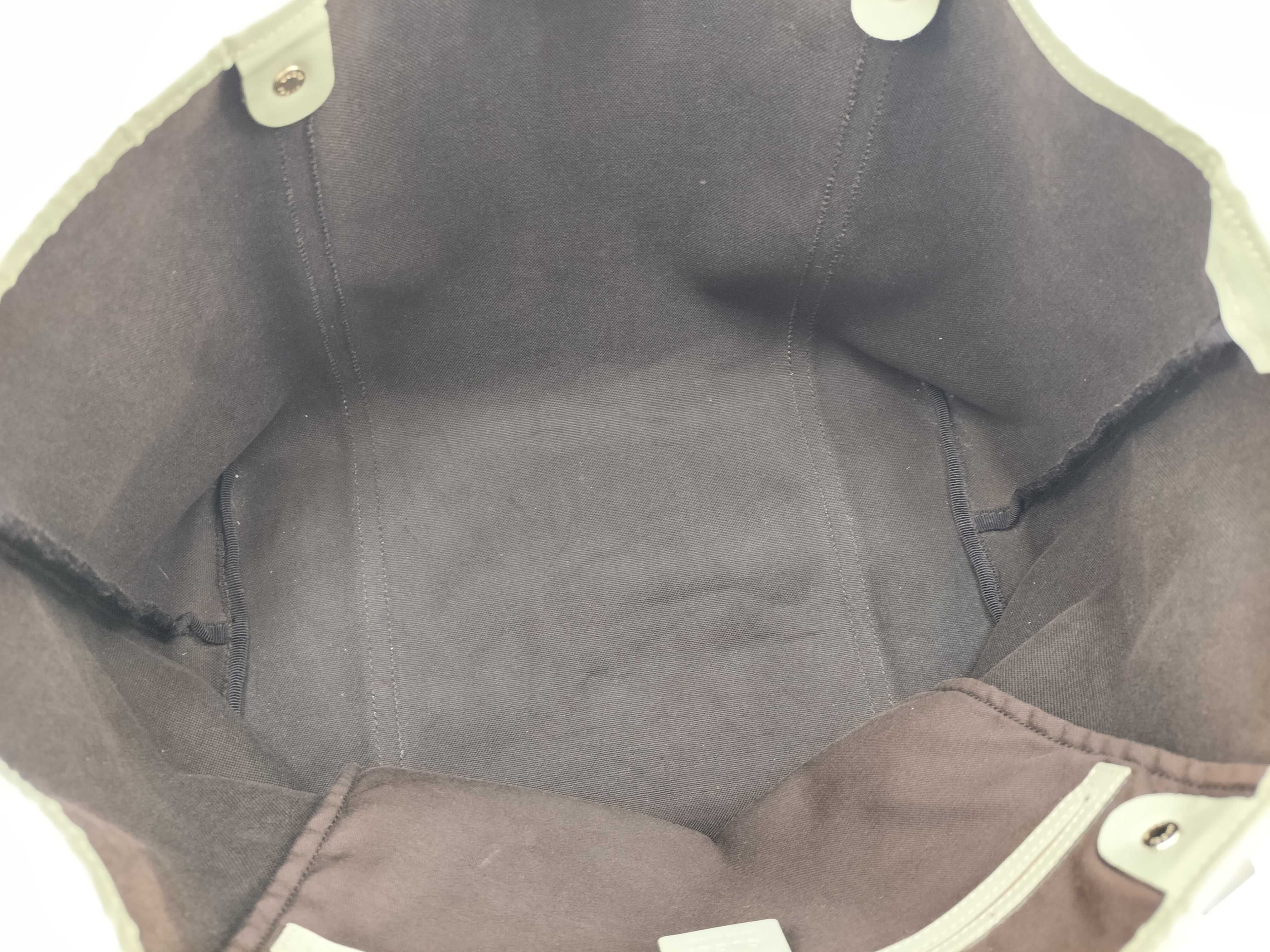 GG Supreme Tote Bag — view 10