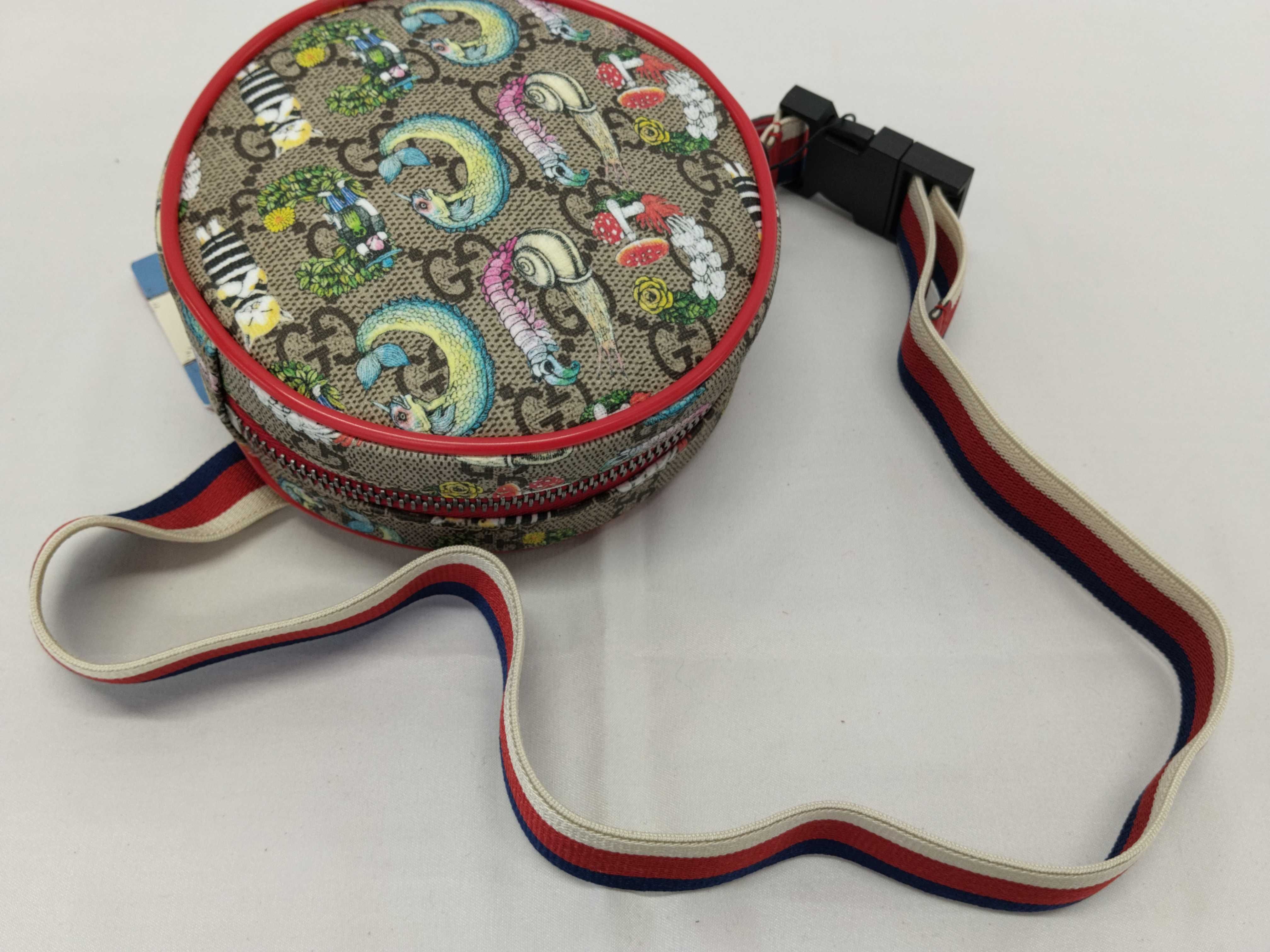 GG Supreme Gucci GG Supreme Higuchi Yuko Round Shoulder Bag 502330 Waist Bag — view 3