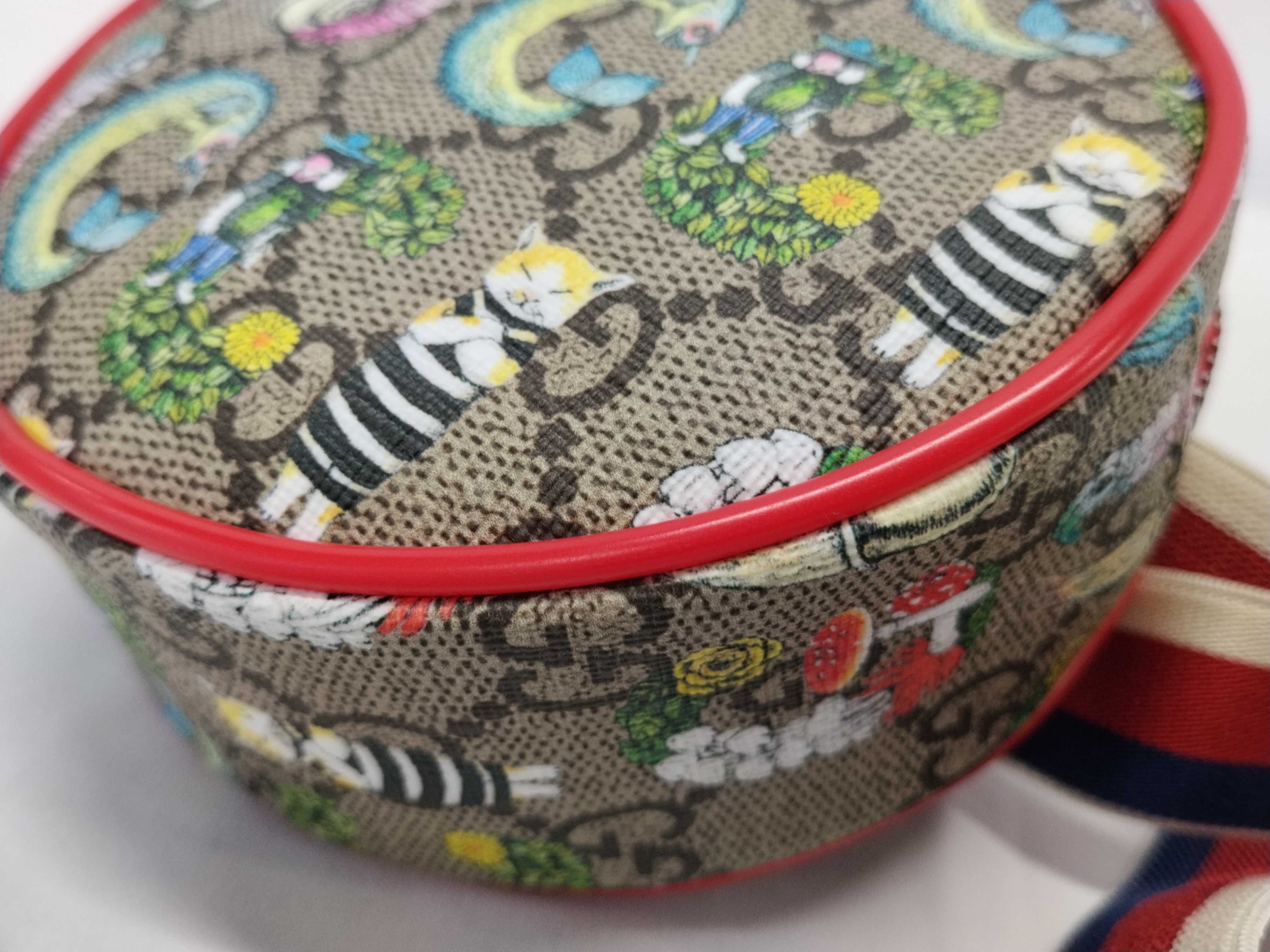 GG Supreme Gucci GG Supreme Higuchi Yuko Round Shoulder Bag 502330 Waist Bag — view 8