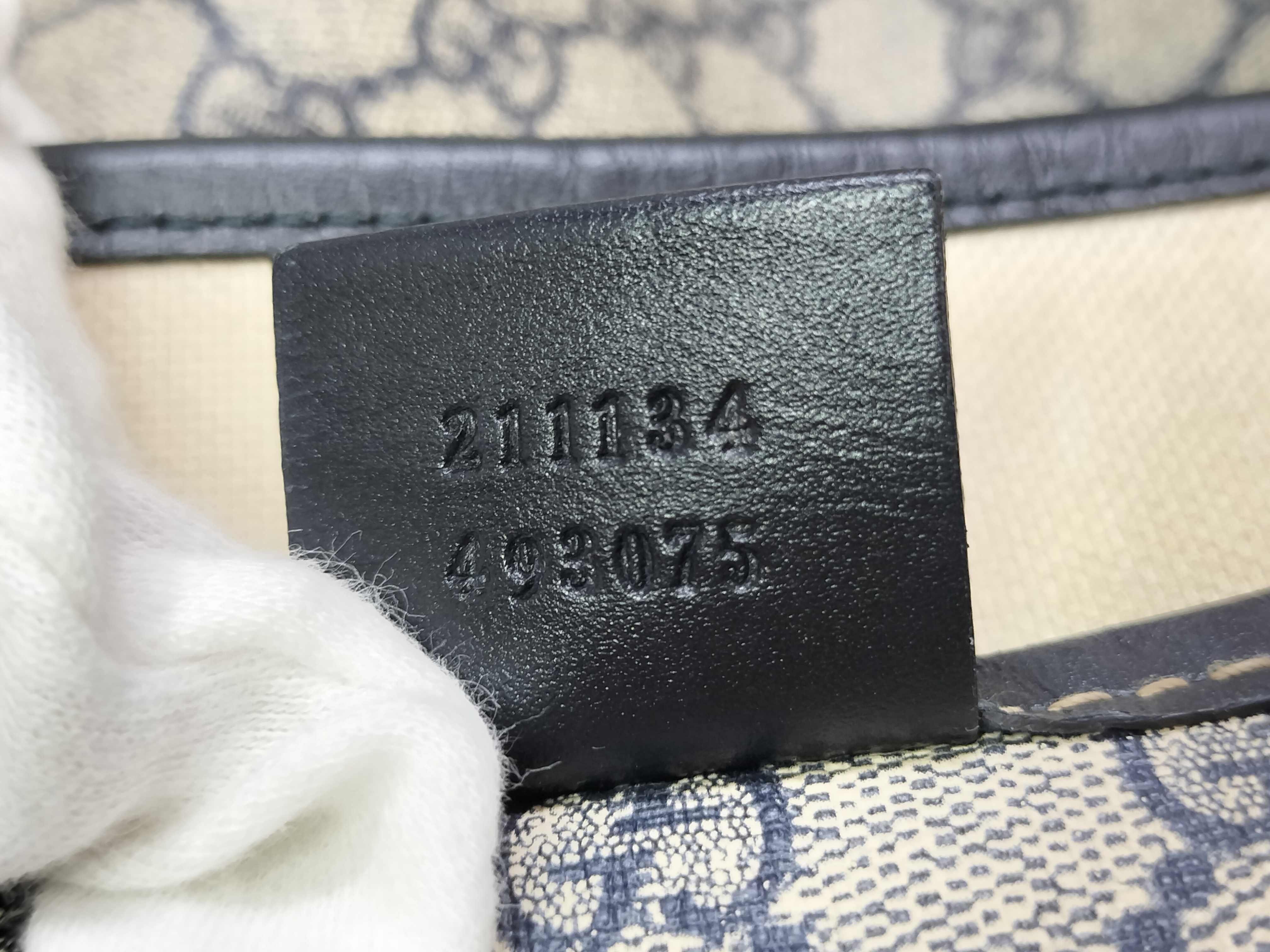GG Supreme Tote Bag — view 9