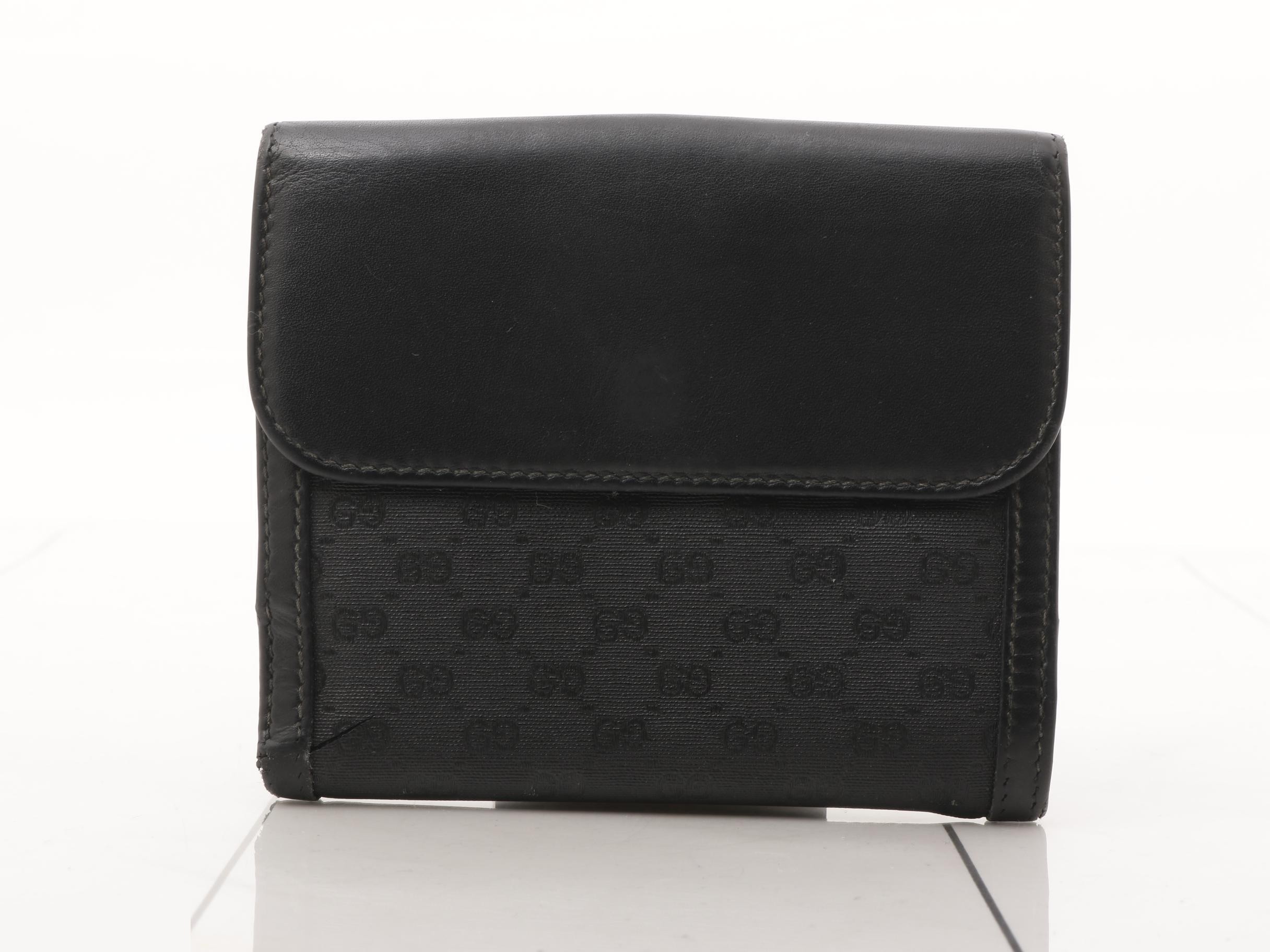 bi-fold wallet — view 2
