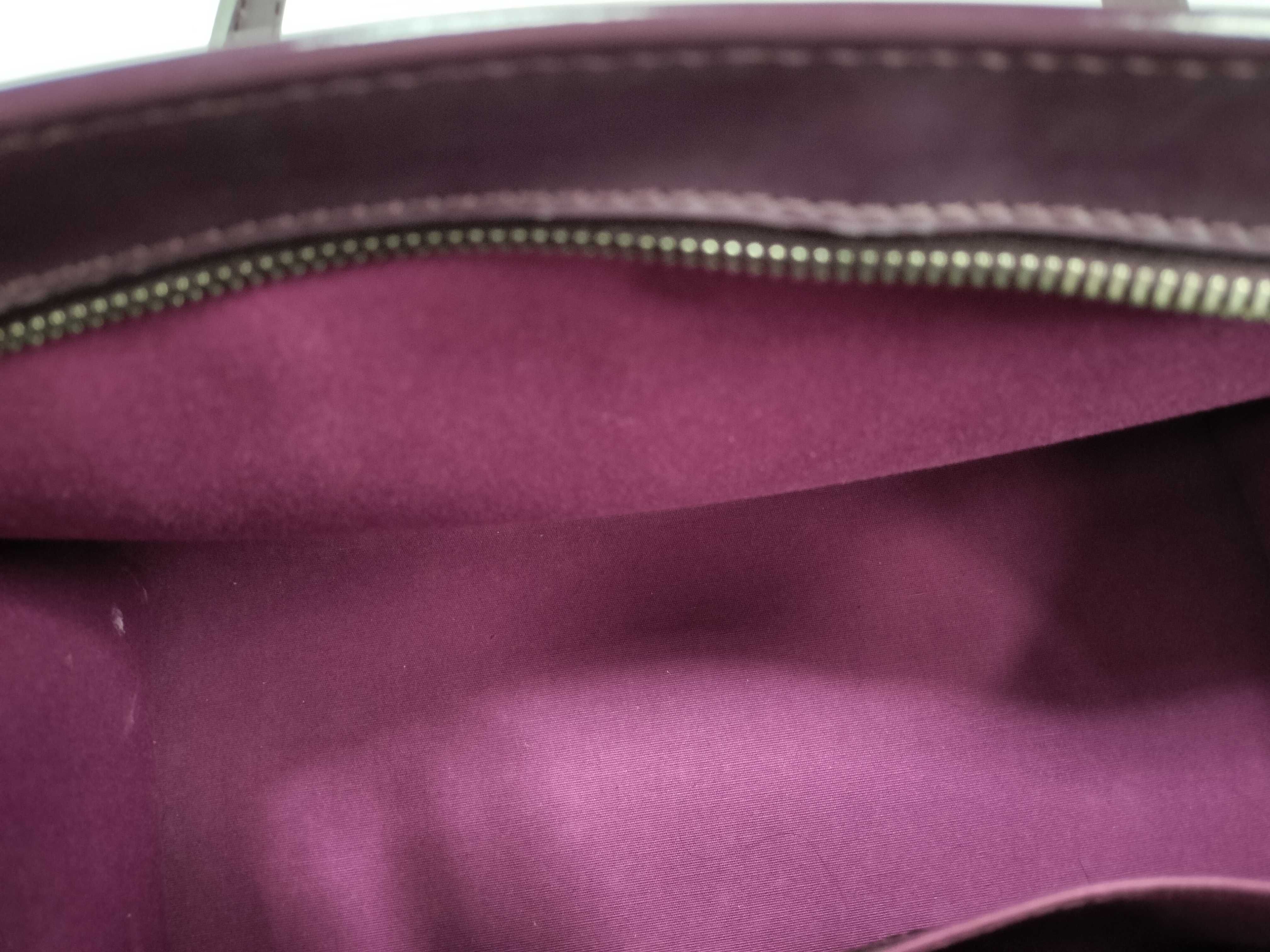 Epi ID- Epi Madeleine Cow Skin PM M5933K #AR2018 Shoulder Bag — view 11