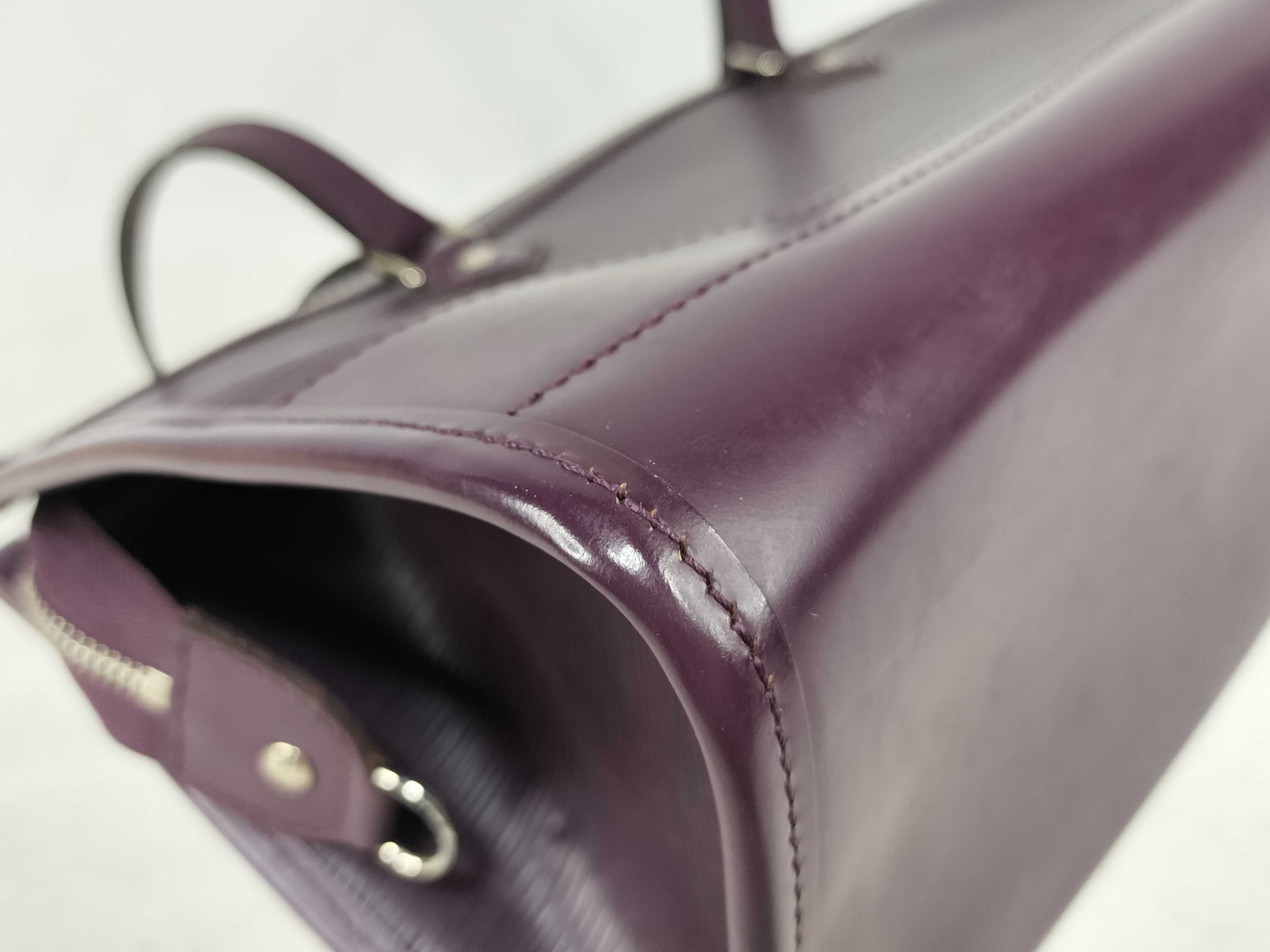 Epi ID- Epi Madeleine Cow Skin PM M5933K #AR2018 Shoulder Bag — view 7