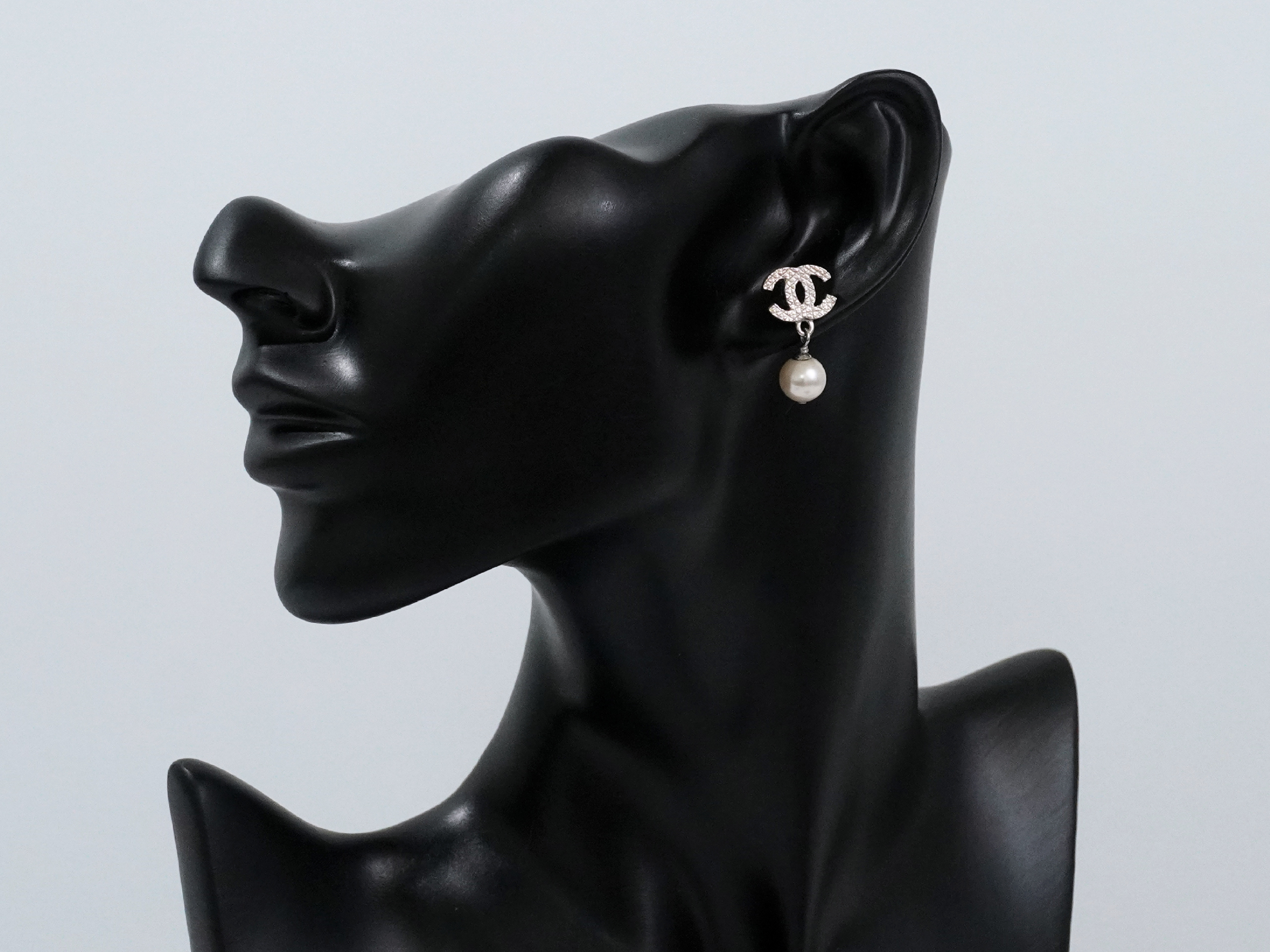 Coco Mark Swing Pearl Earrings A36138 — view 4