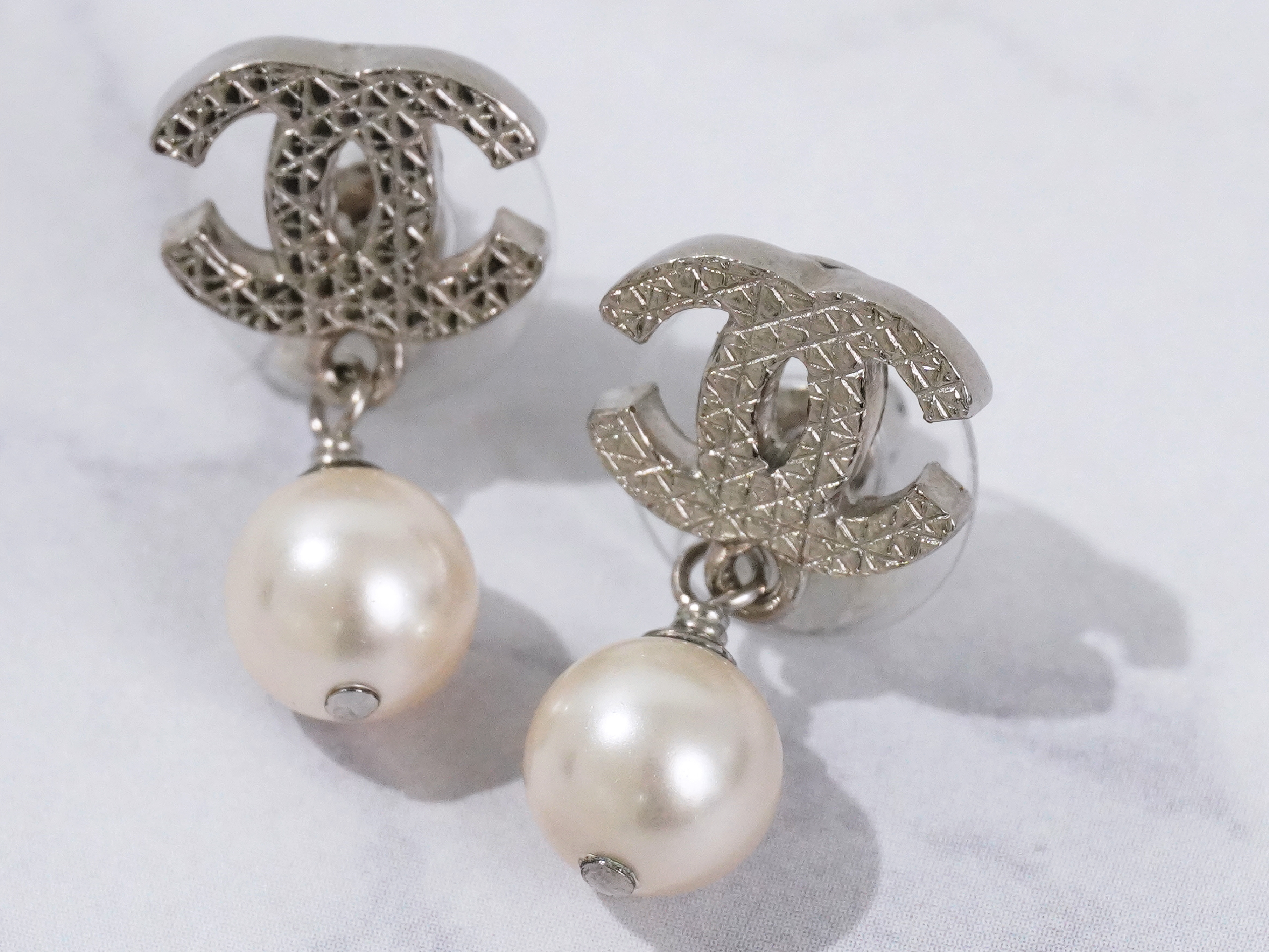 Coco Mark Swing Pearl Earrings A36138 — view 5
