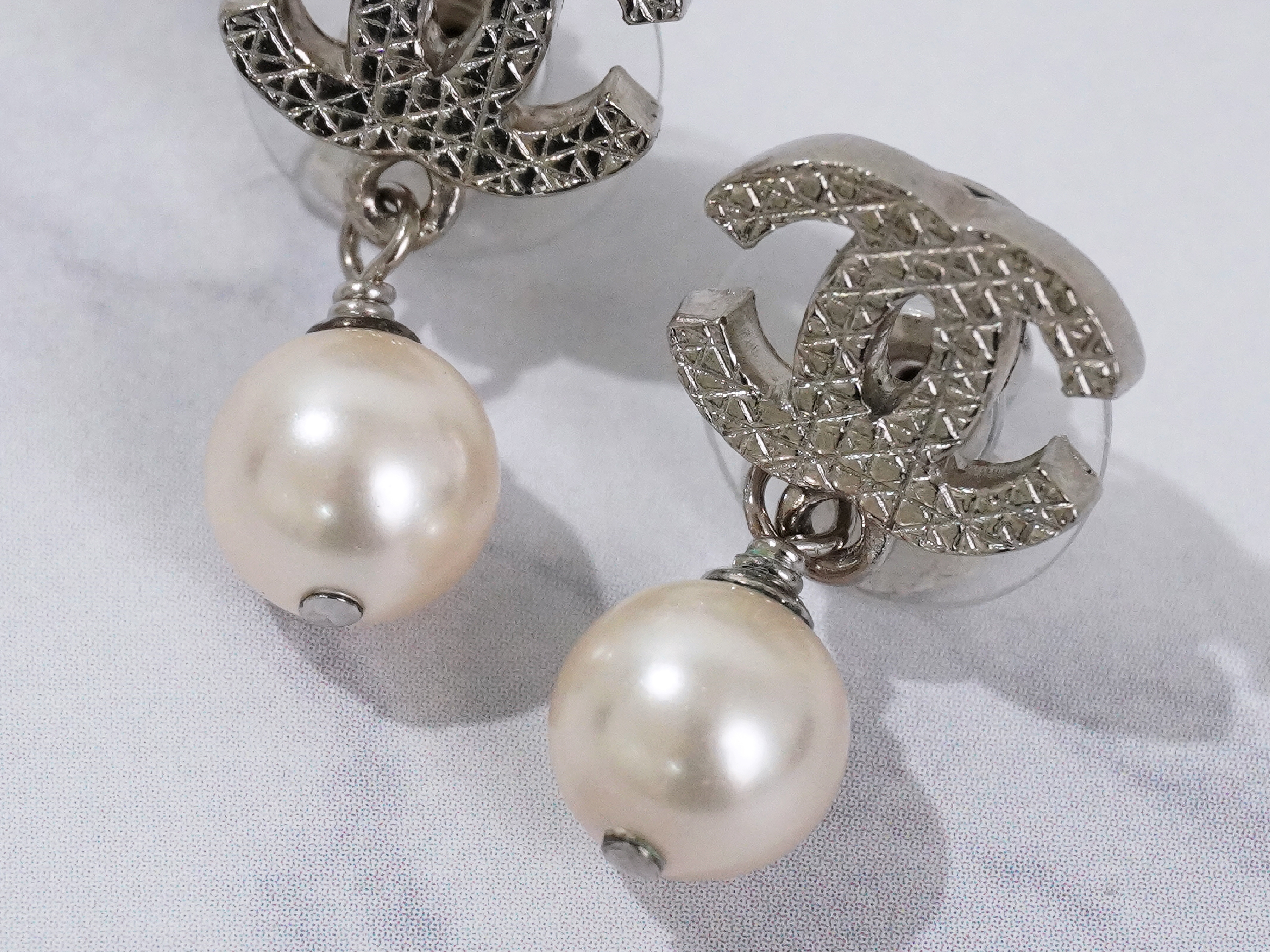 Coco Mark Swing Pearl Earrings A36138 — view 6