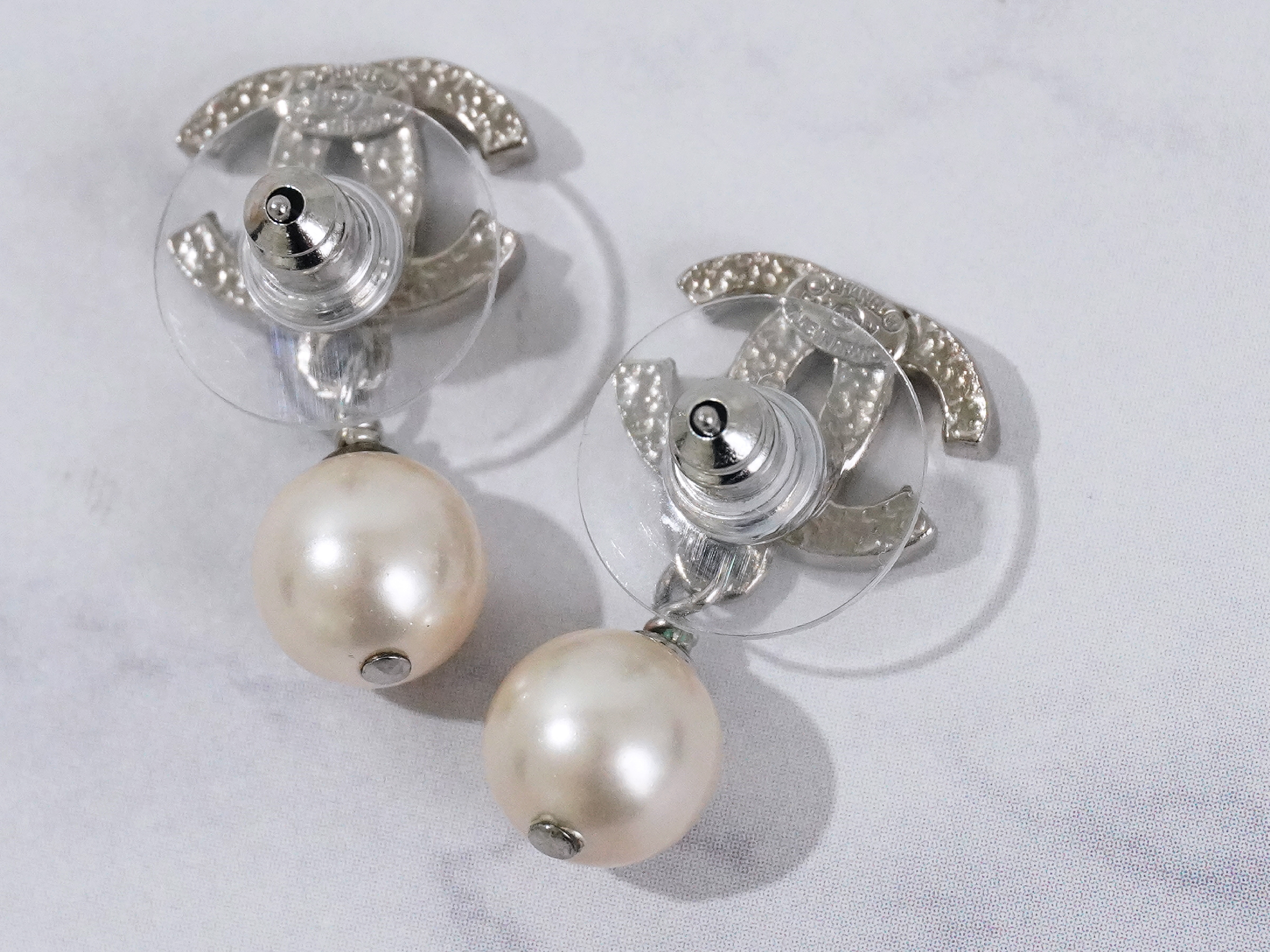 Coco Mark Swing Pearl Earrings A36138 — view 7