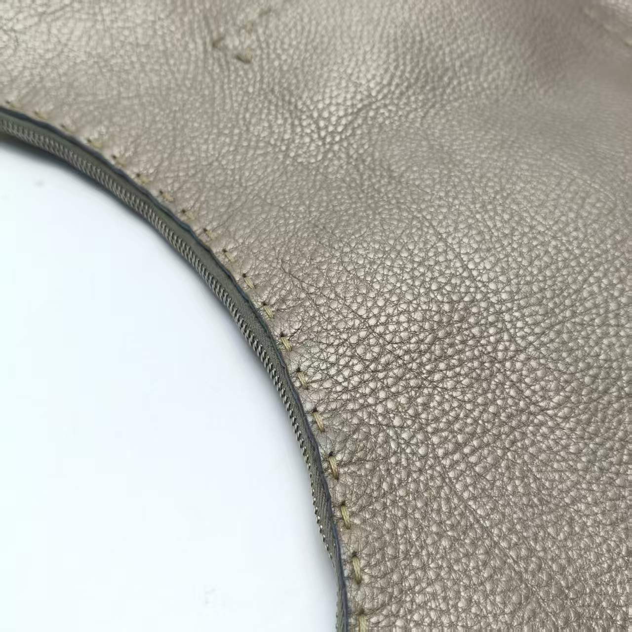 【*Shipped from: China*】FENDI Leather Handbag — view 6