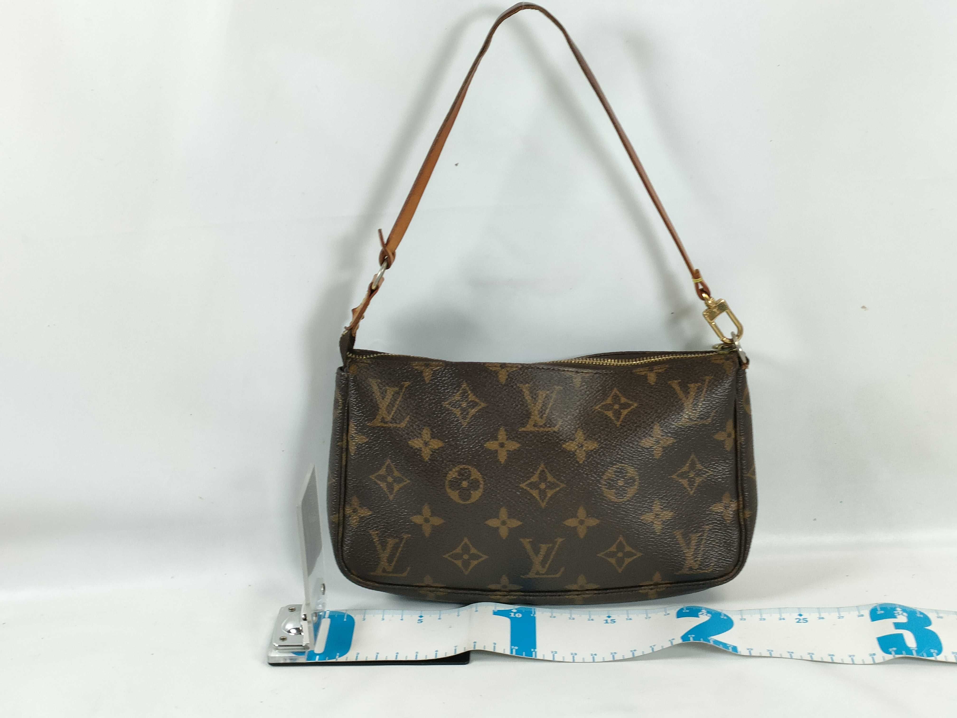 Monogram Pochette Accessoires Monogram M51980 Pouch — view 2