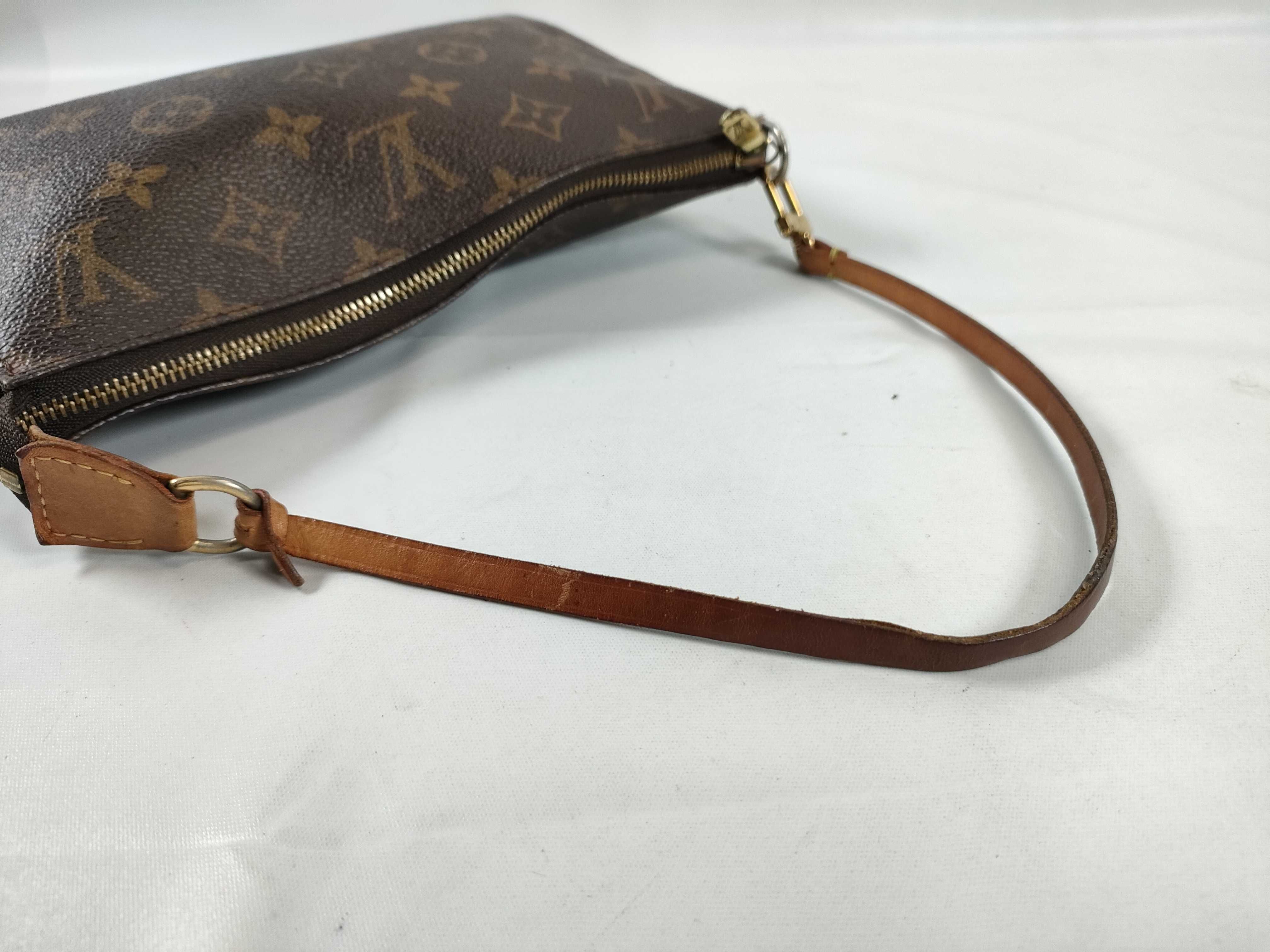 Monogram Pochette Accessoires Monogram M51980 Pouch — view 3