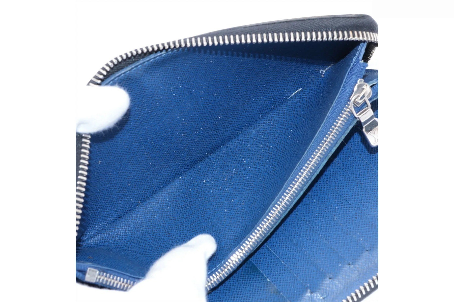 RFID-enabled Taigarama Zippy Wallet Vertical M30447 — view 5