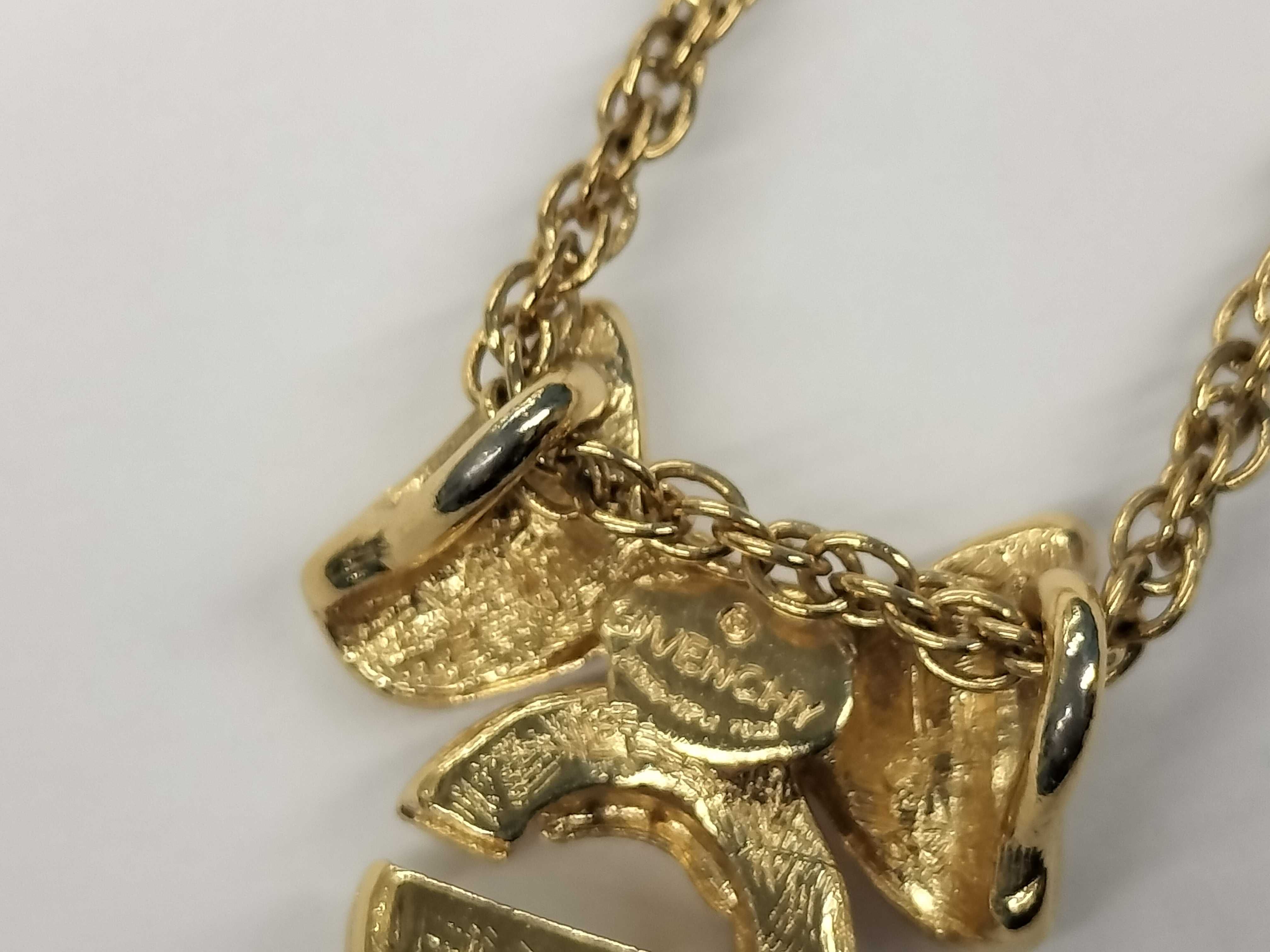 G logo rhinestone ribbon motif necklace — view 3