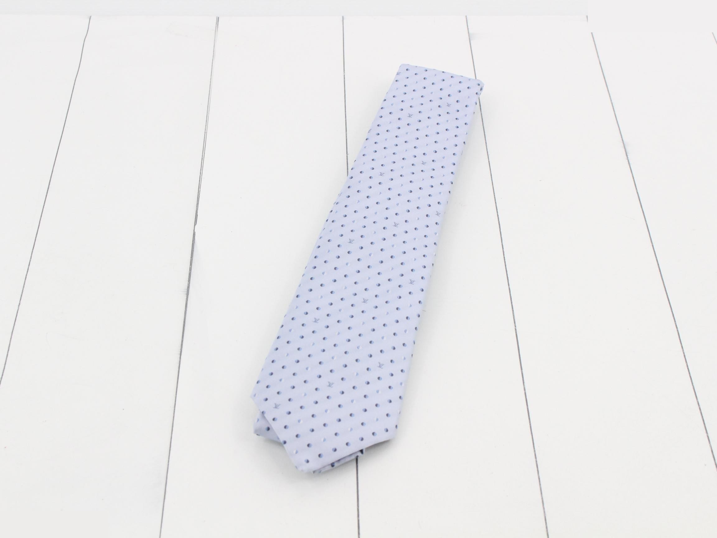 Silk tie