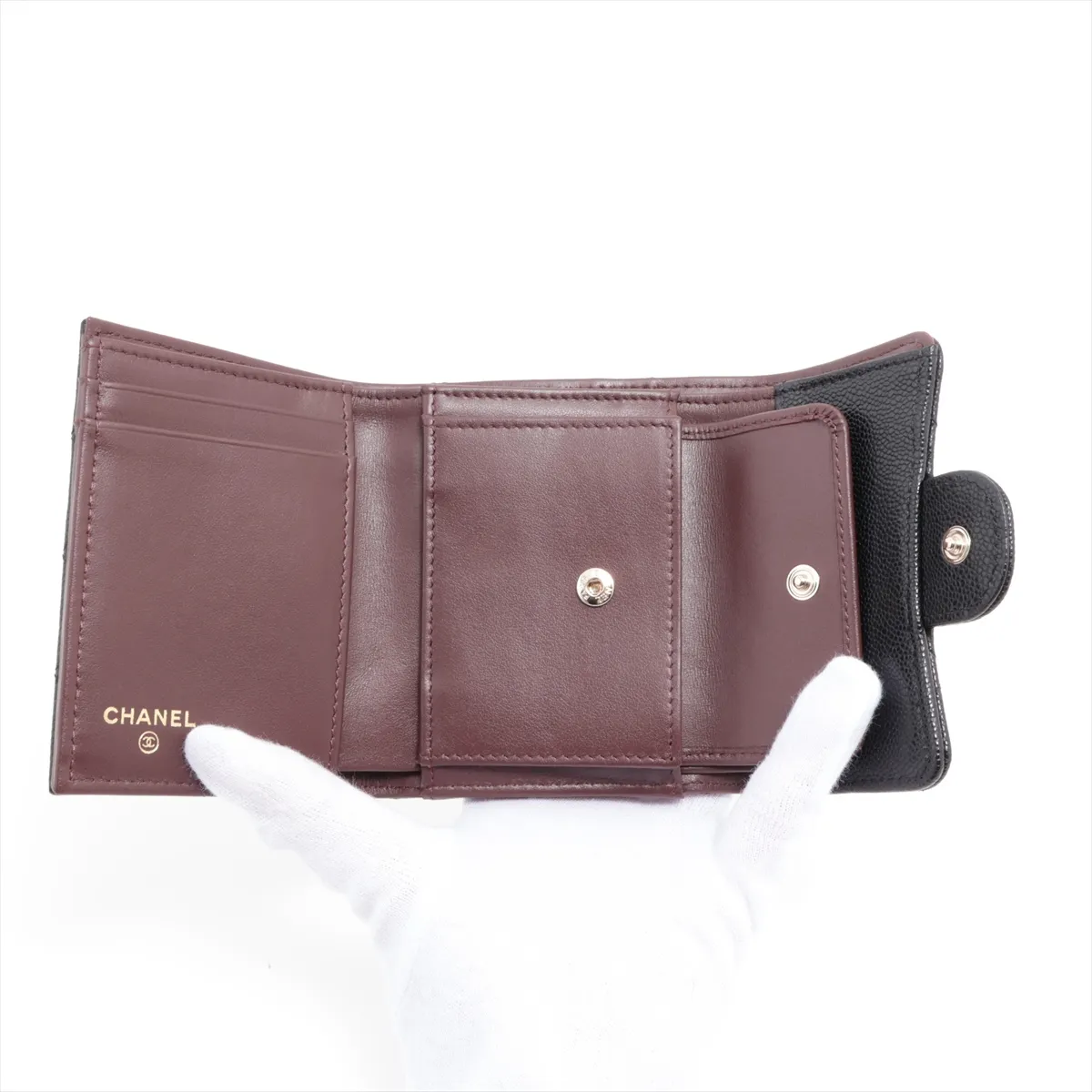 Matelasse Caviar Skin Compact Wallet Black Gold Hardware TP3X9E15 — view 5