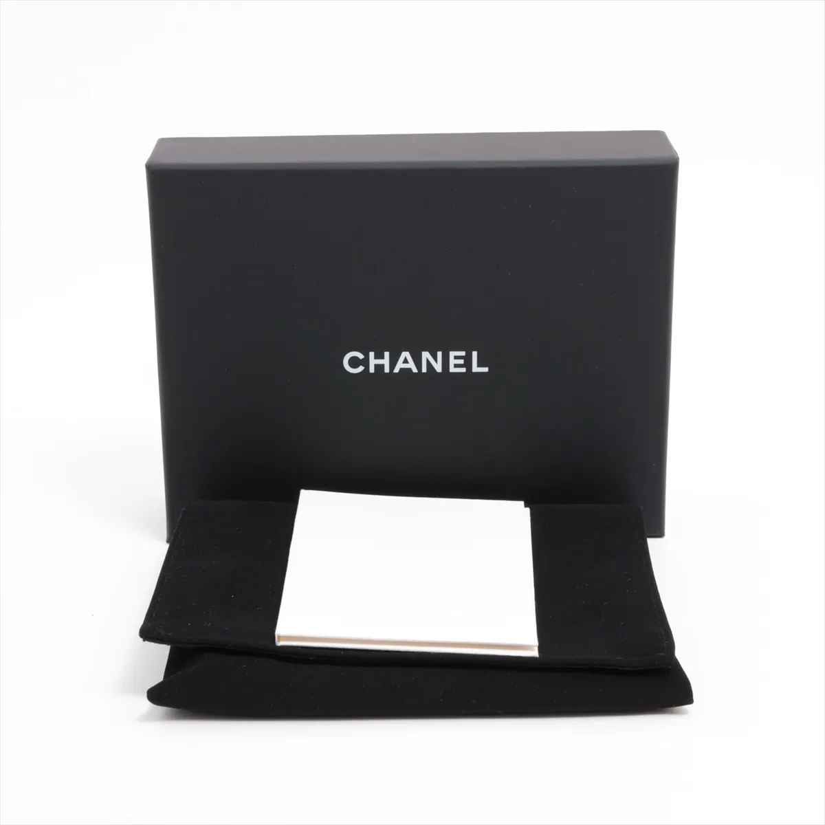 Matelasse Caviar Skin Compact Wallet Black Gold Hardware TP3X9E15 — view 9