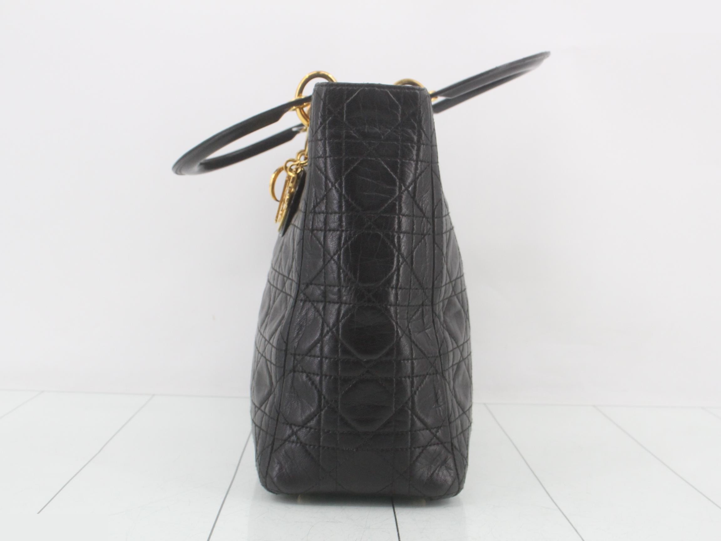 handbag — view 3