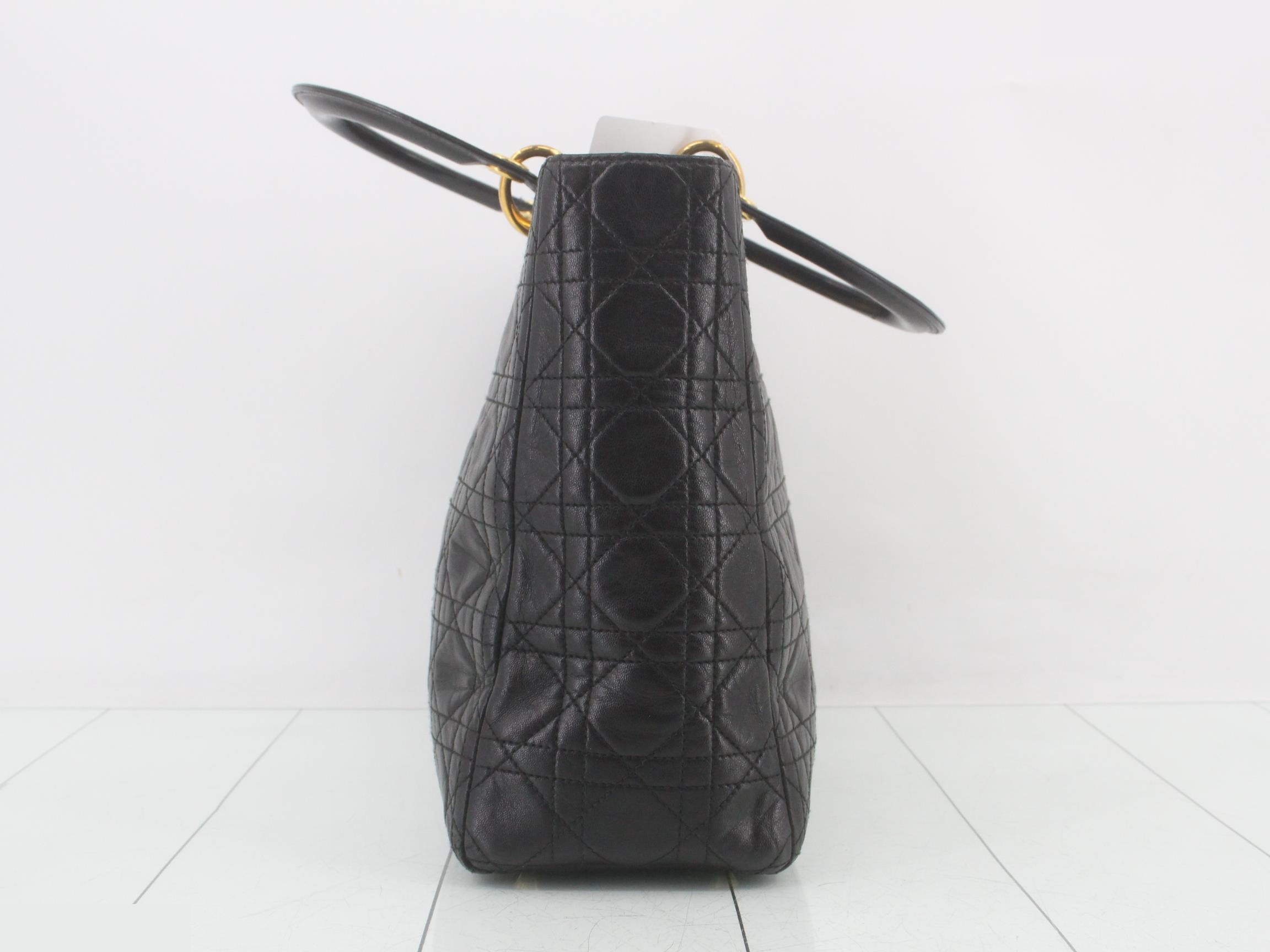 handbag — view 4