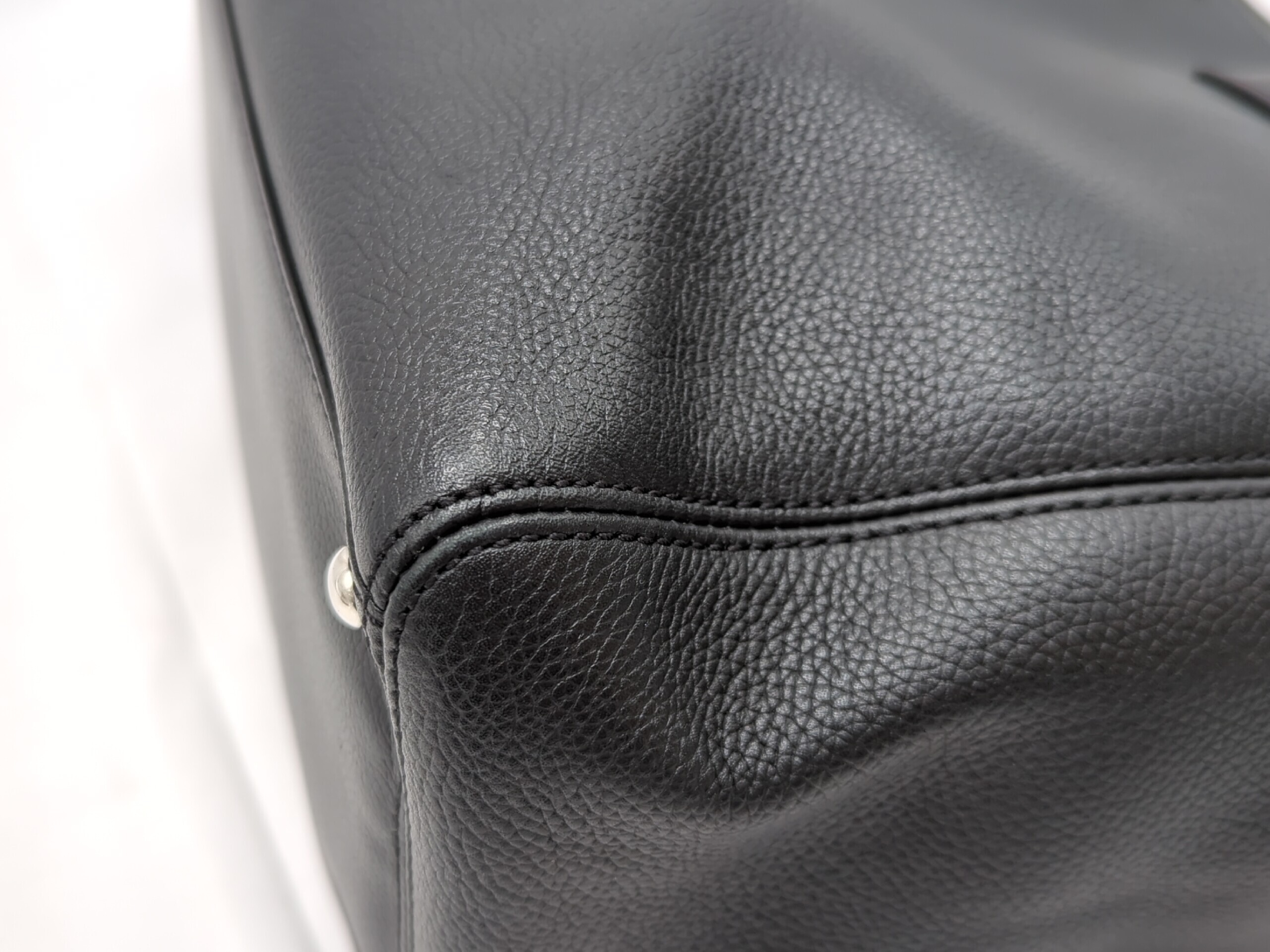 Caviar Skin Executive Tote, Series 17 Tote Bag — view 3