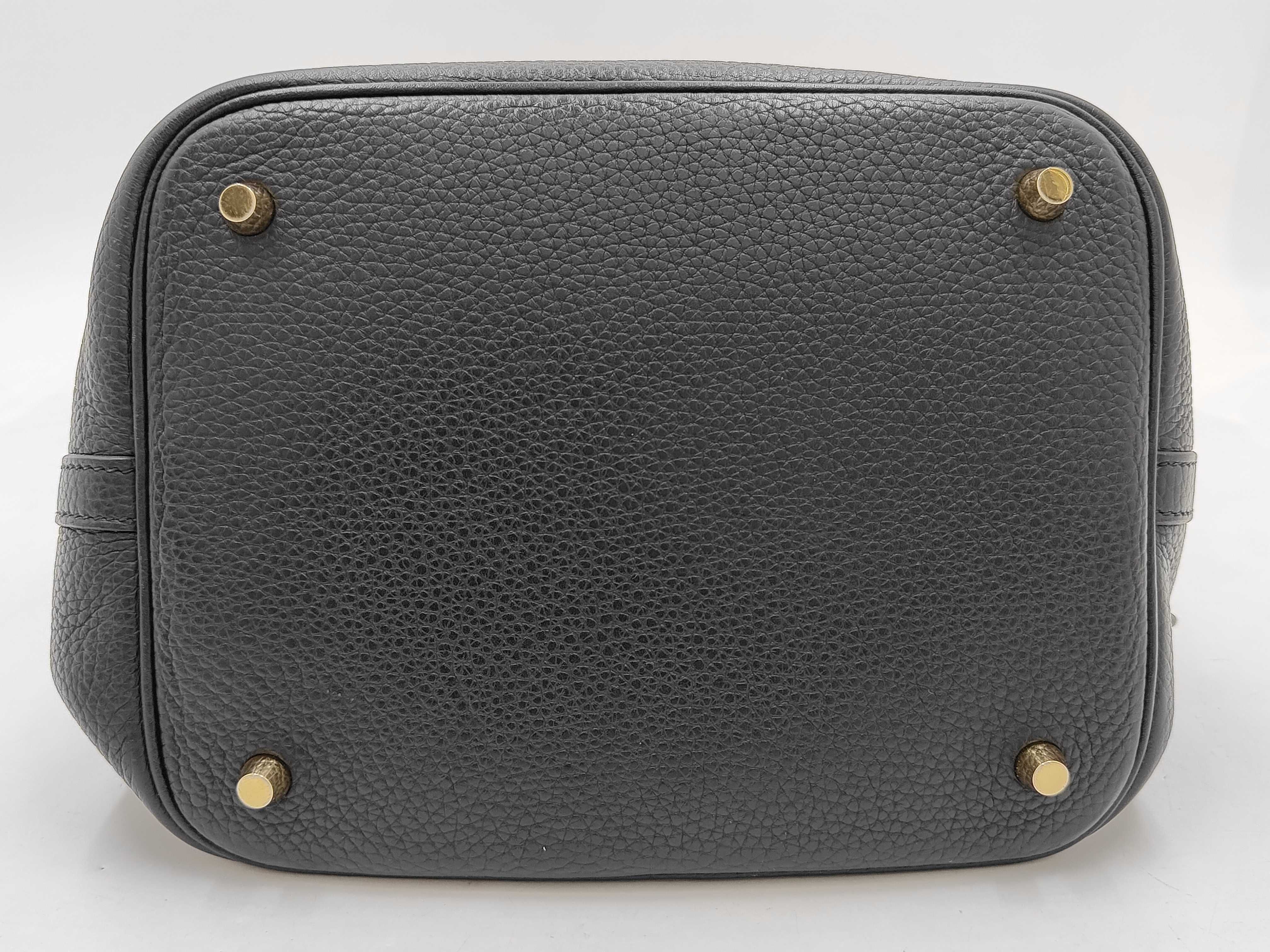 Picotin Lock MM Taurillon Clemence Handbag, Black, Y Stamp — view 3