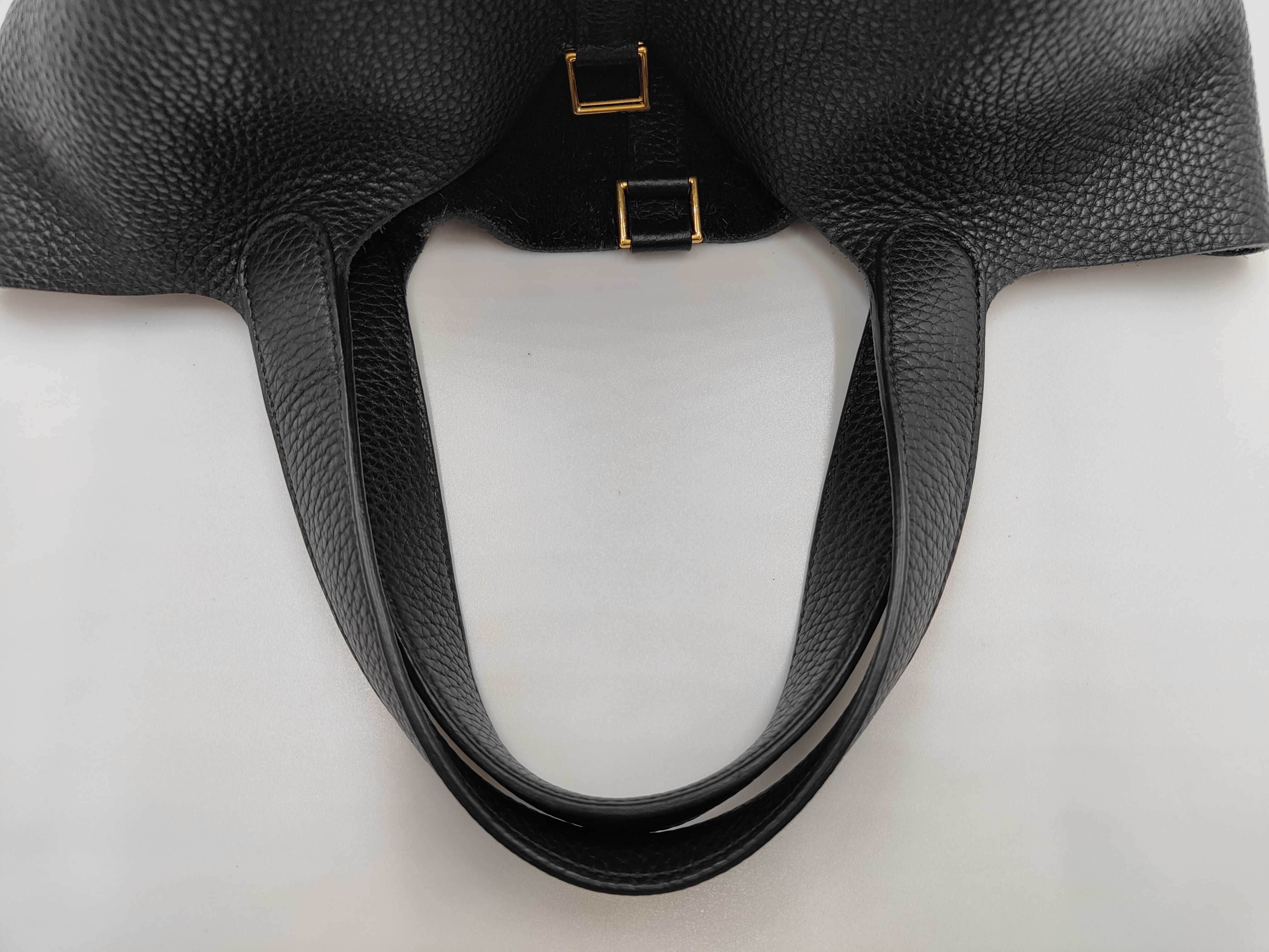 Picotin Lock MM Taurillon Clemence Handbag, Black, Y Stamp — view 5