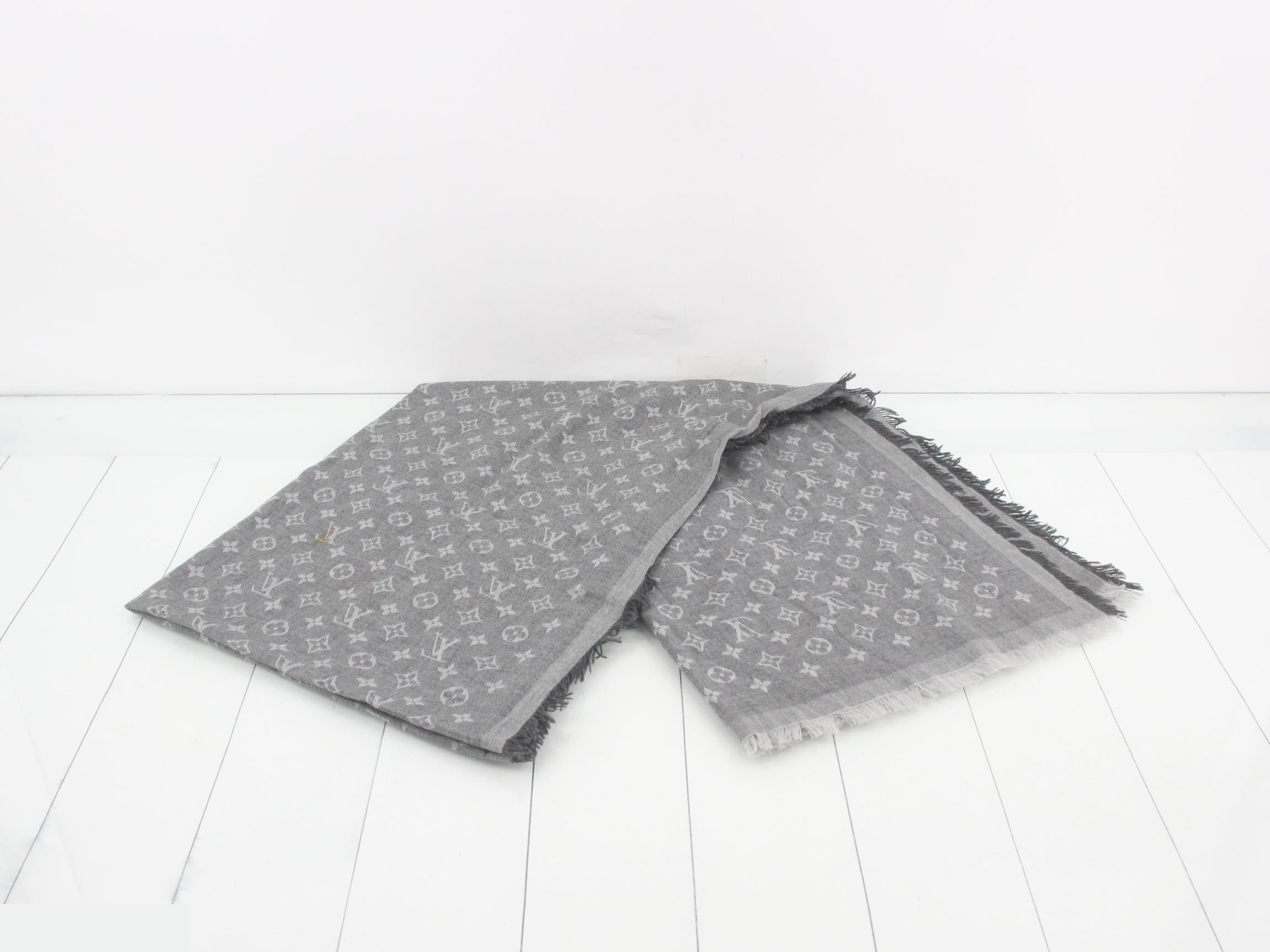 muffler — view 3