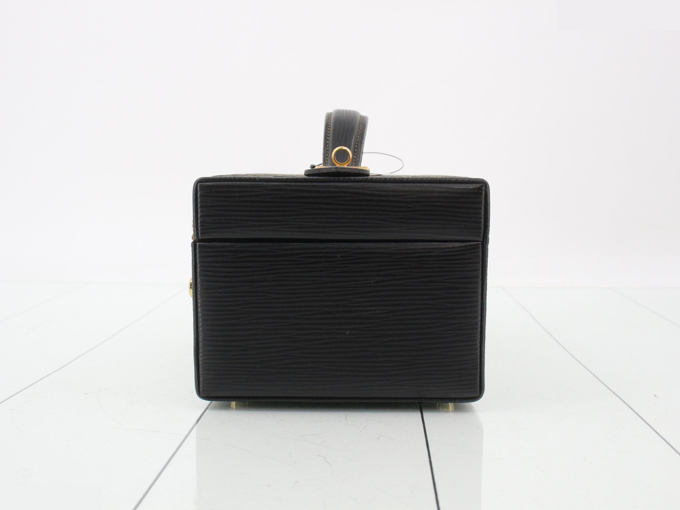 Zucca Trunk Handbag — view 3