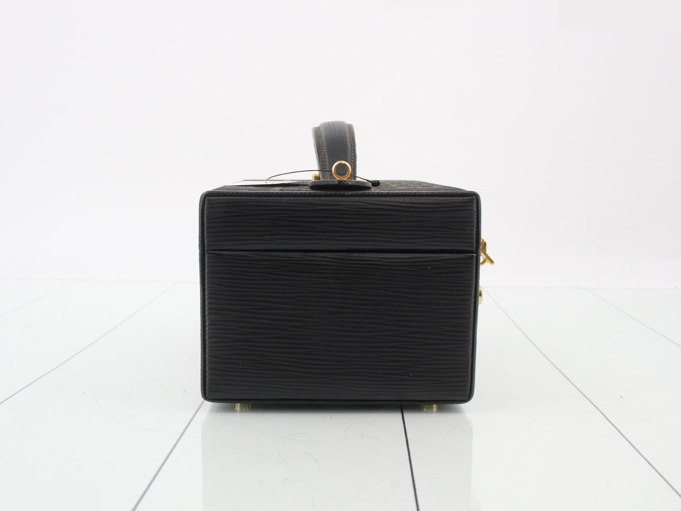 Zucca Trunk Handbag — view 4