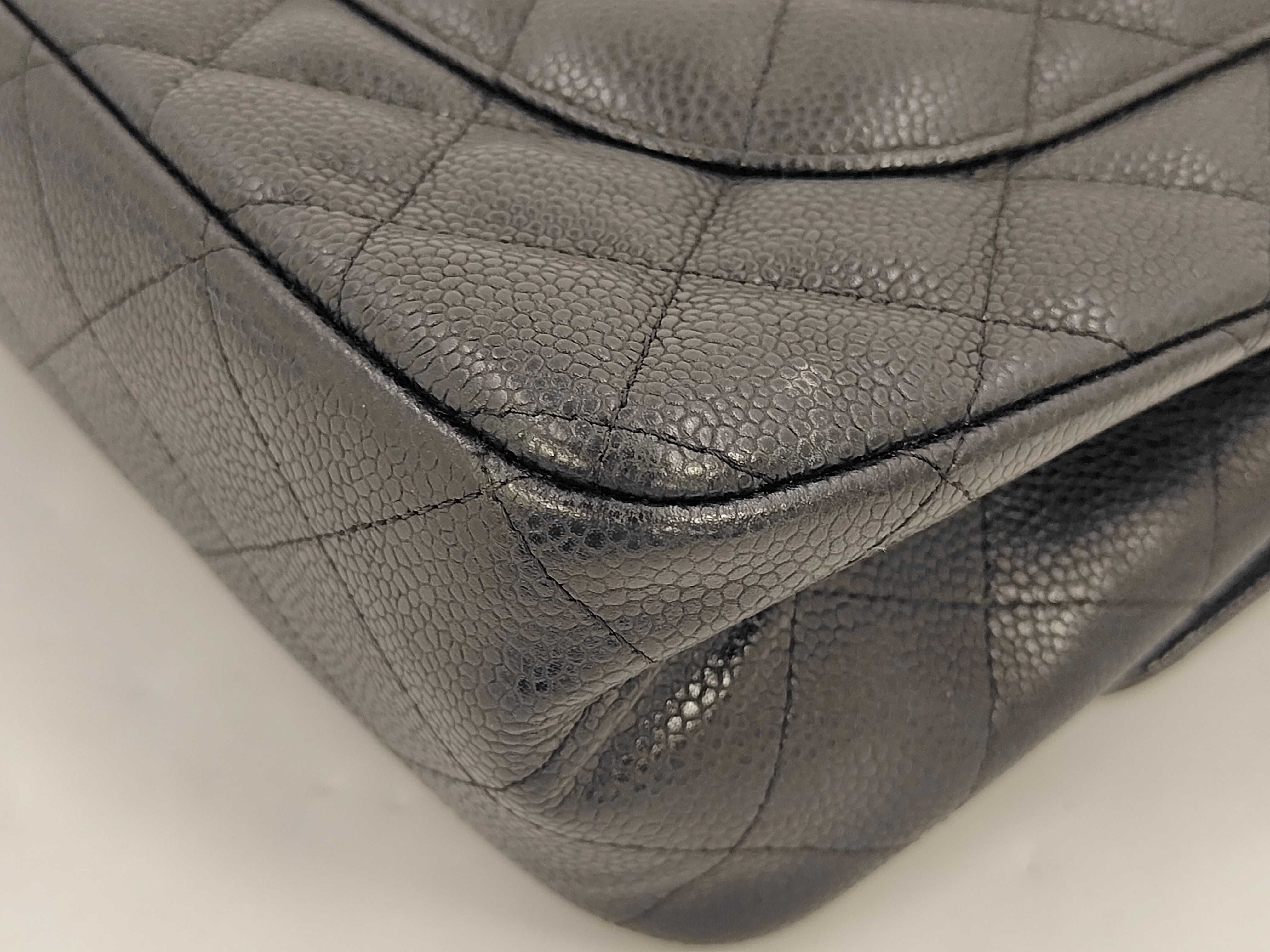 Jumbo caviar skin shoulder bag — view 4