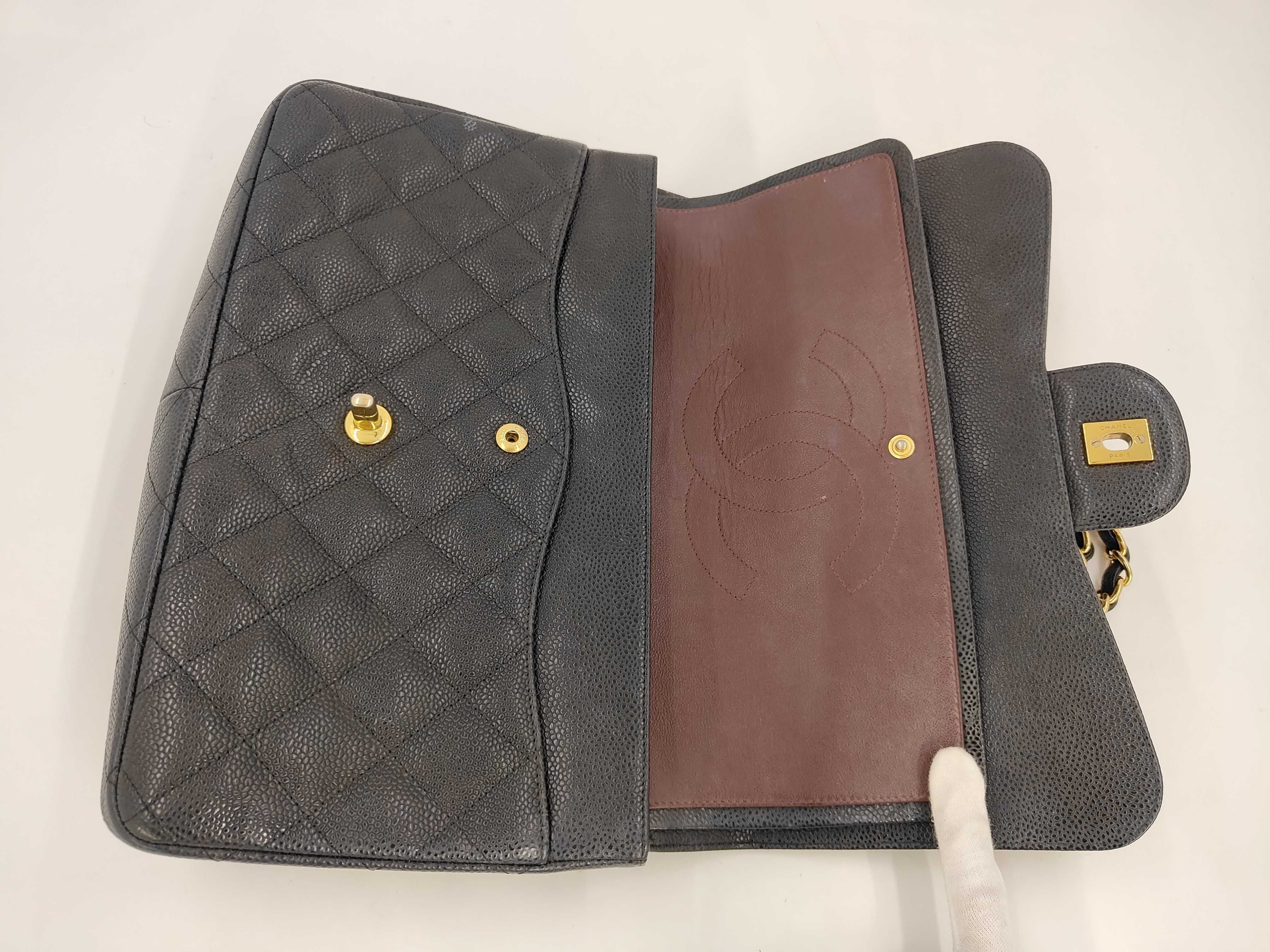 Jumbo caviar skin shoulder bag — view 8