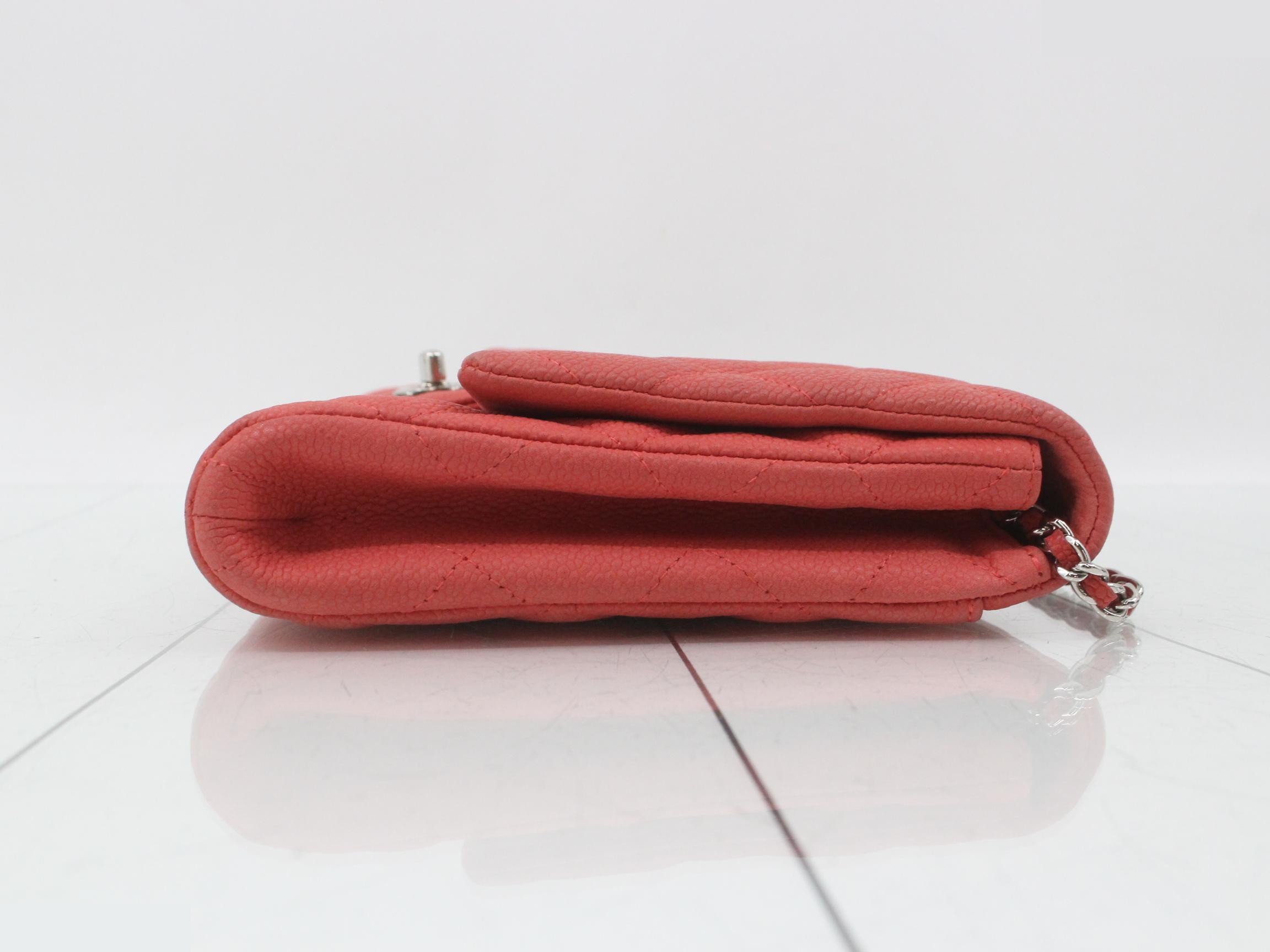 Matelassé Caviar Skin Chain Shoulder Bag — view 3