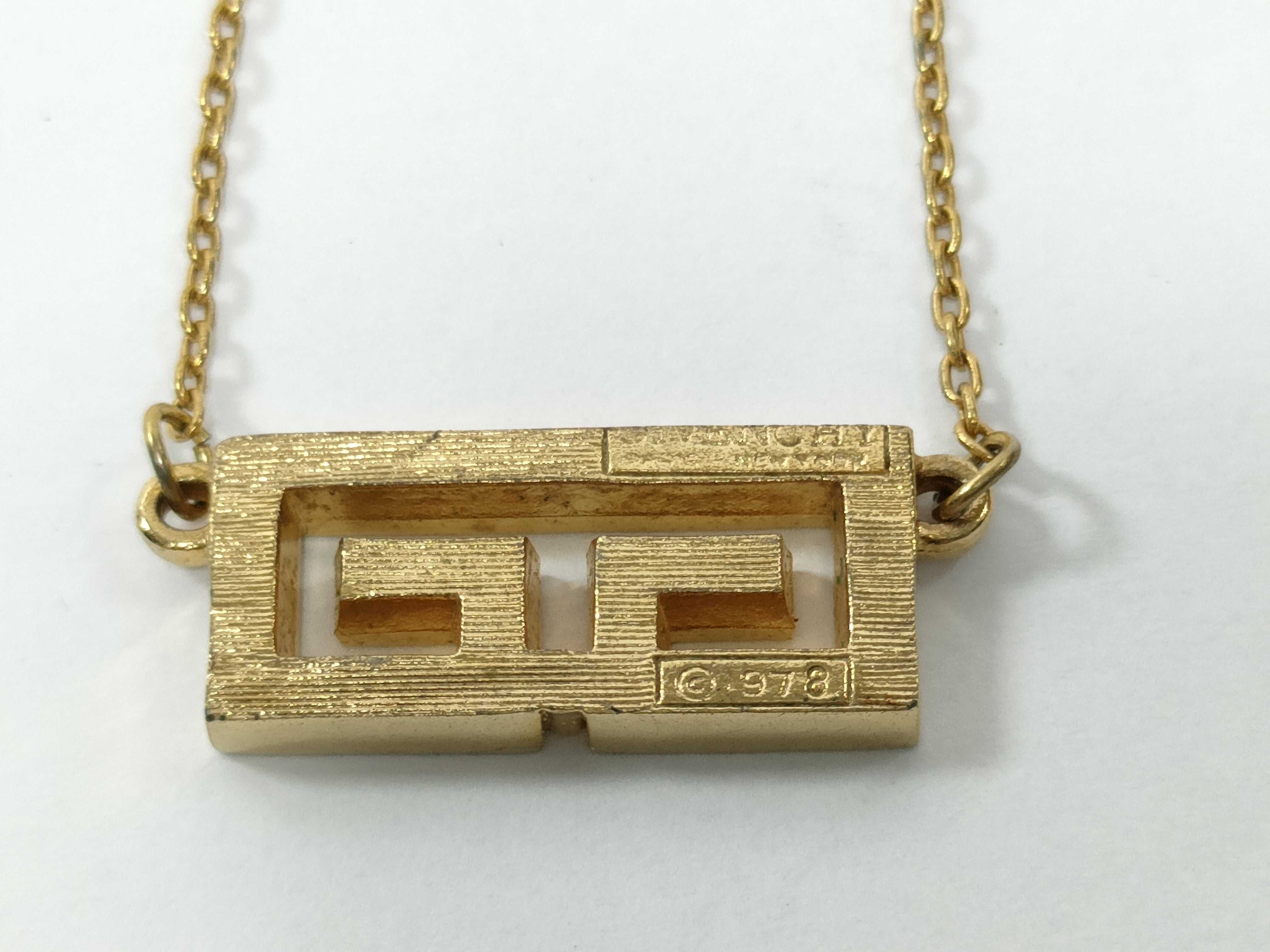 Necklace — view 3