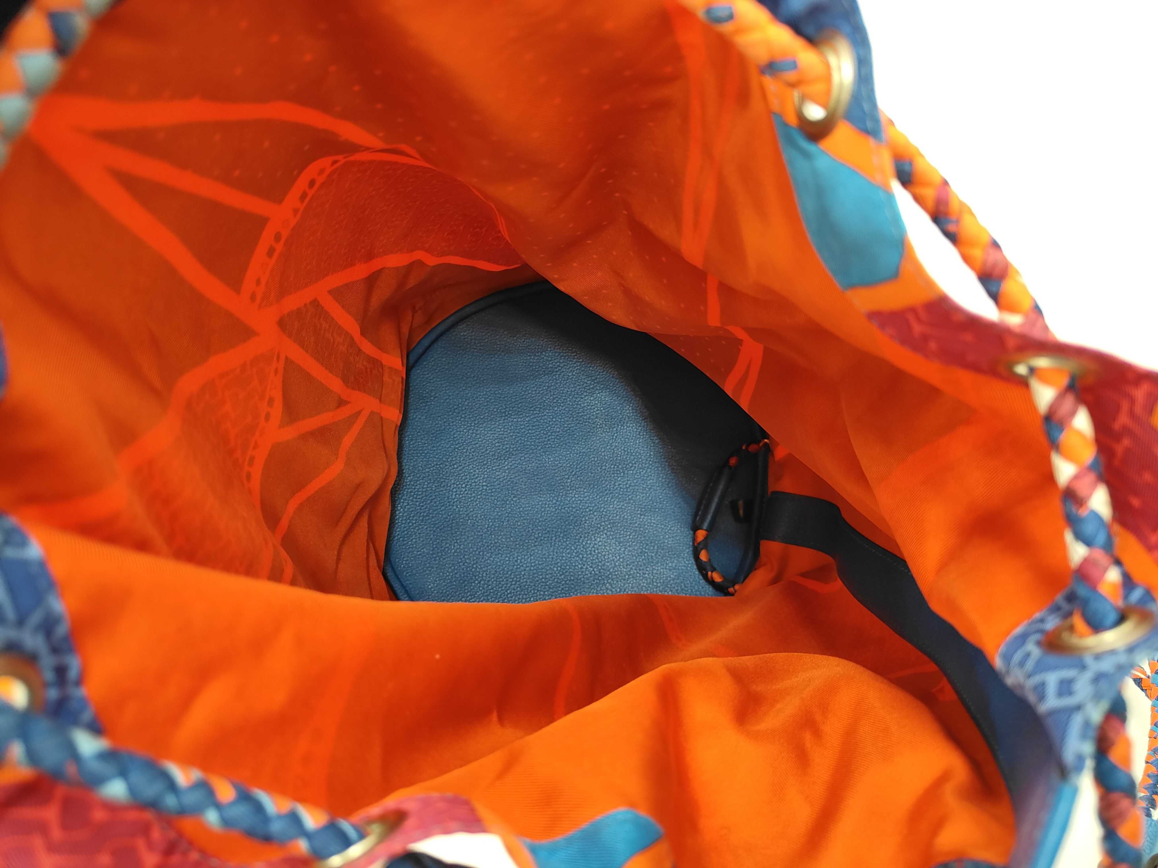 Soie Coeur Q Shoulder Bag — view 8