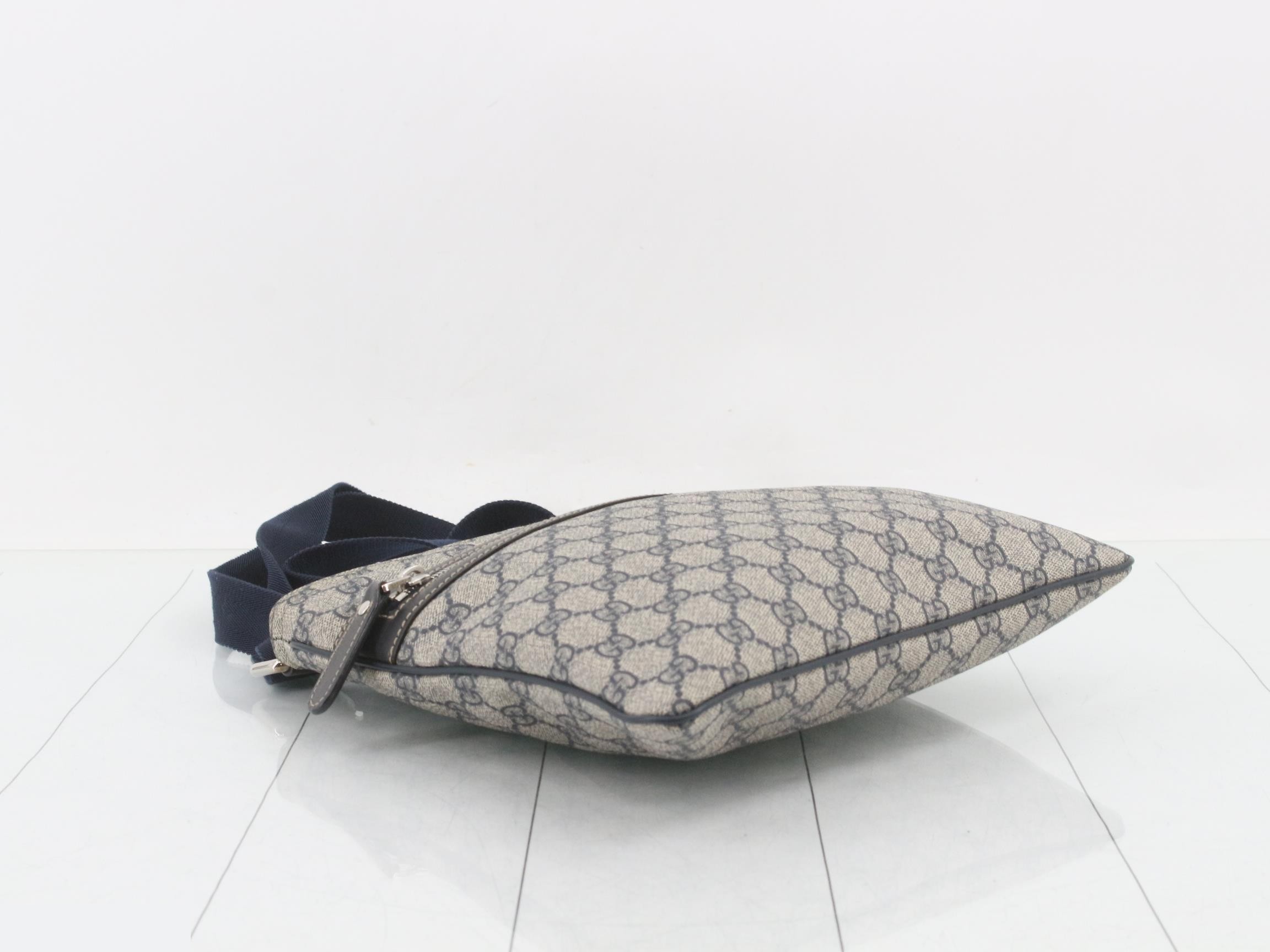 GG Supreme Leather Shoulder Bag — view 5