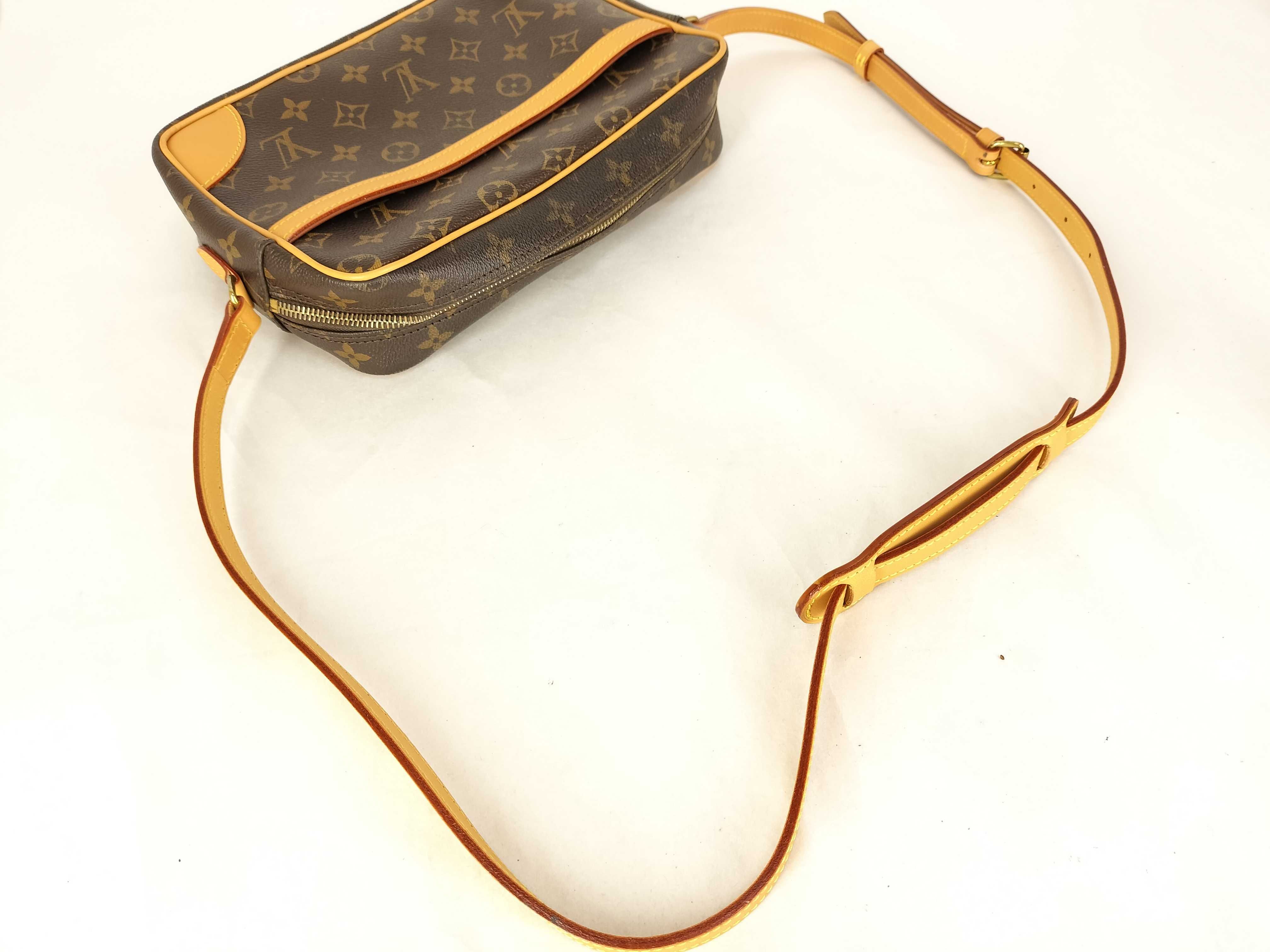Monogram Louis Vuitton Shoulder Bag — view 3
