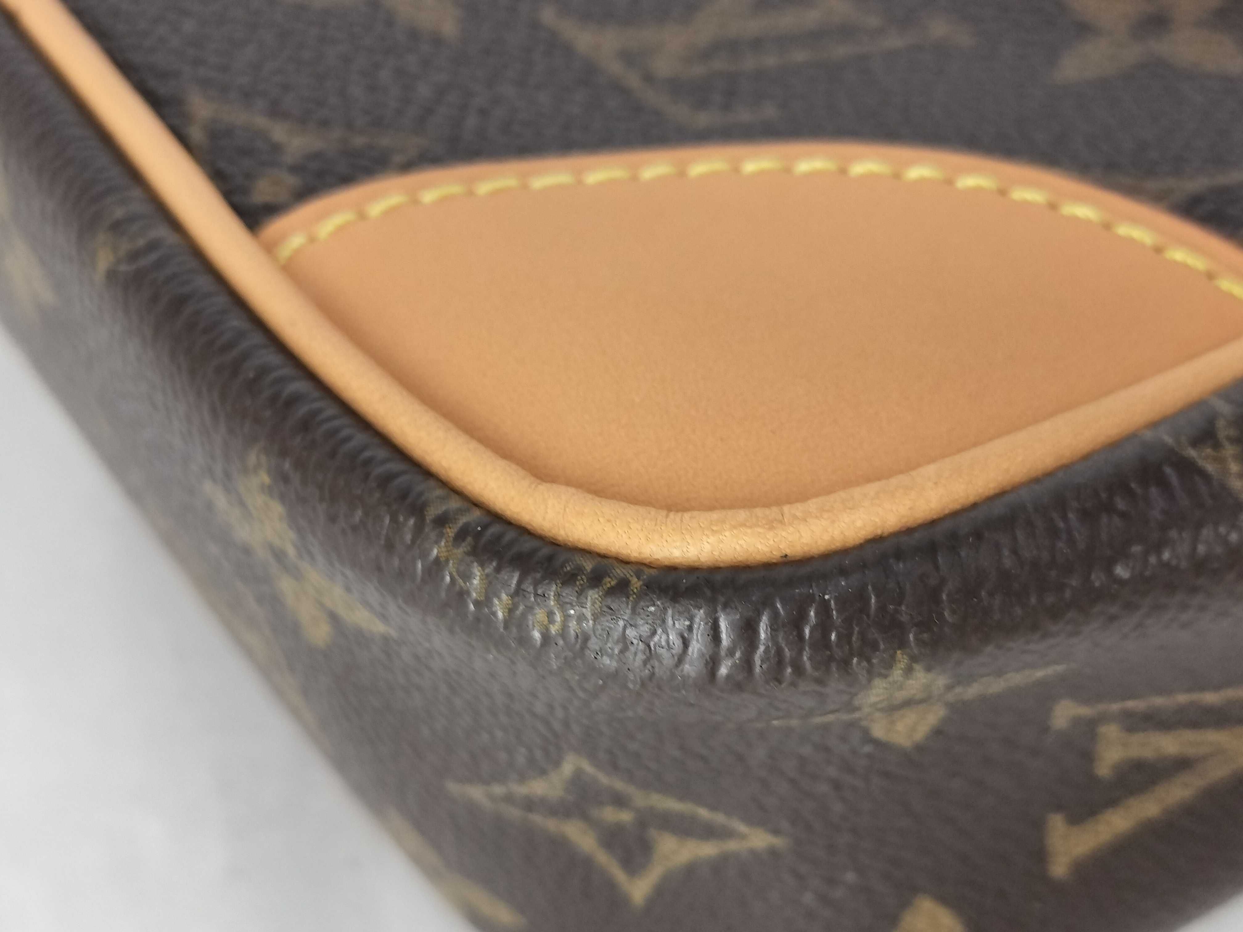 Monogram Louis Vuitton Shoulder Bag — view 7