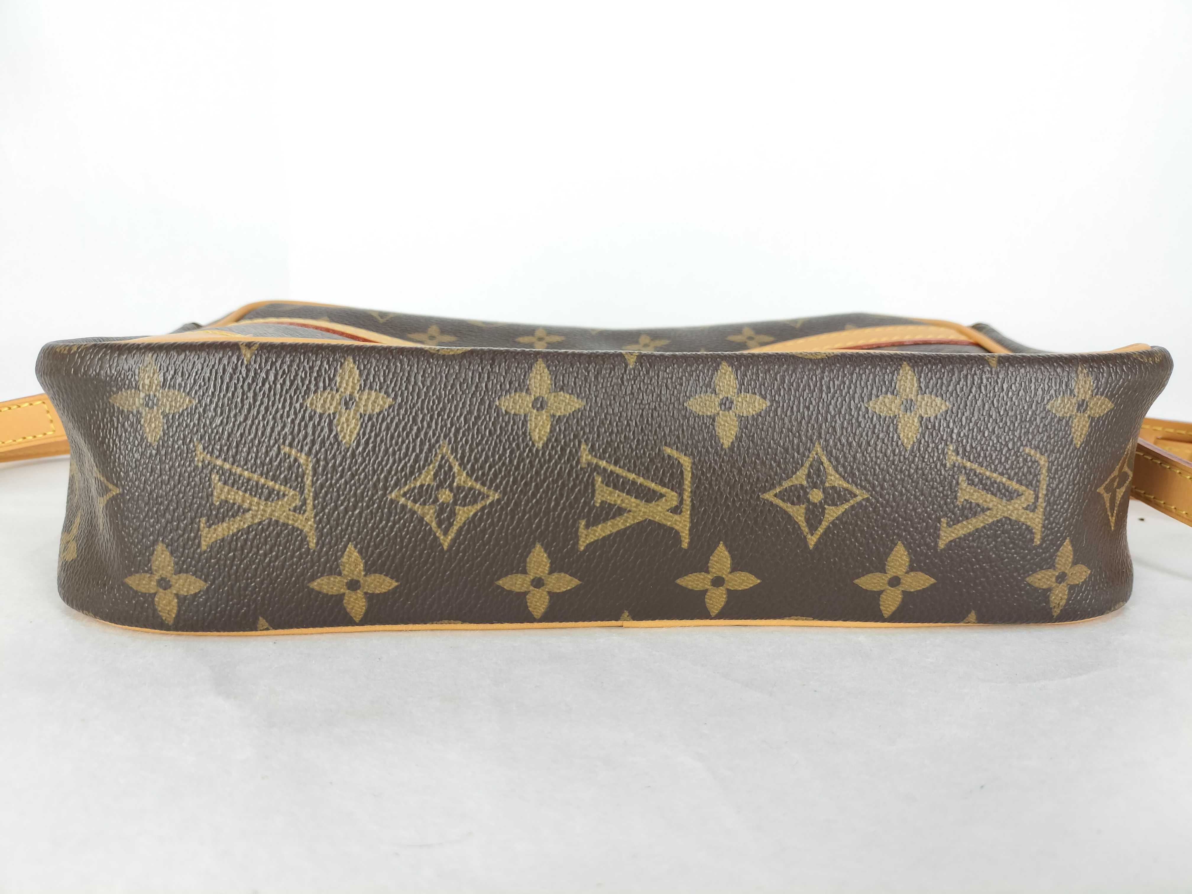 Monogram Louis Vuitton Shoulder Bag — view 8