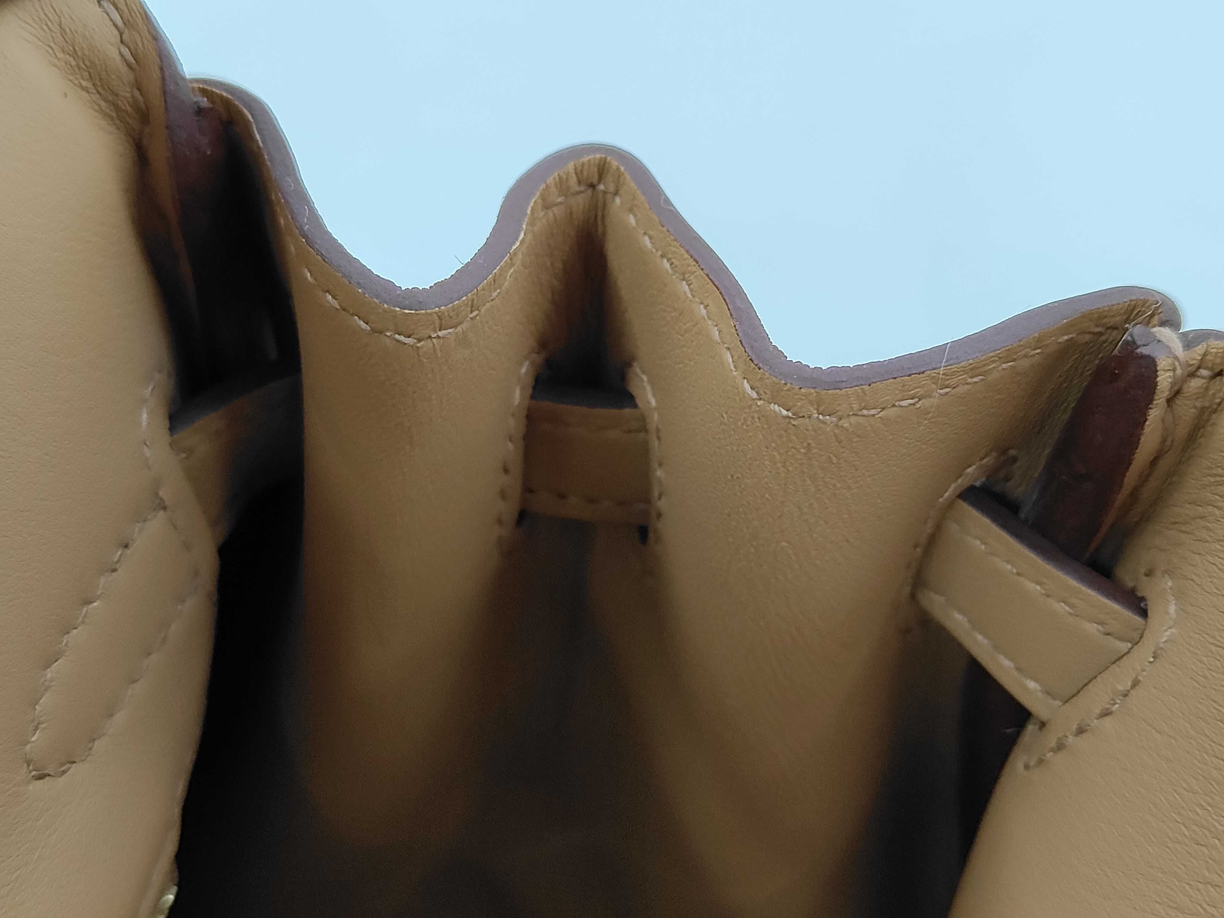 Birkin 25 Swift Biscuit Gold Hardware Handbag — view 11