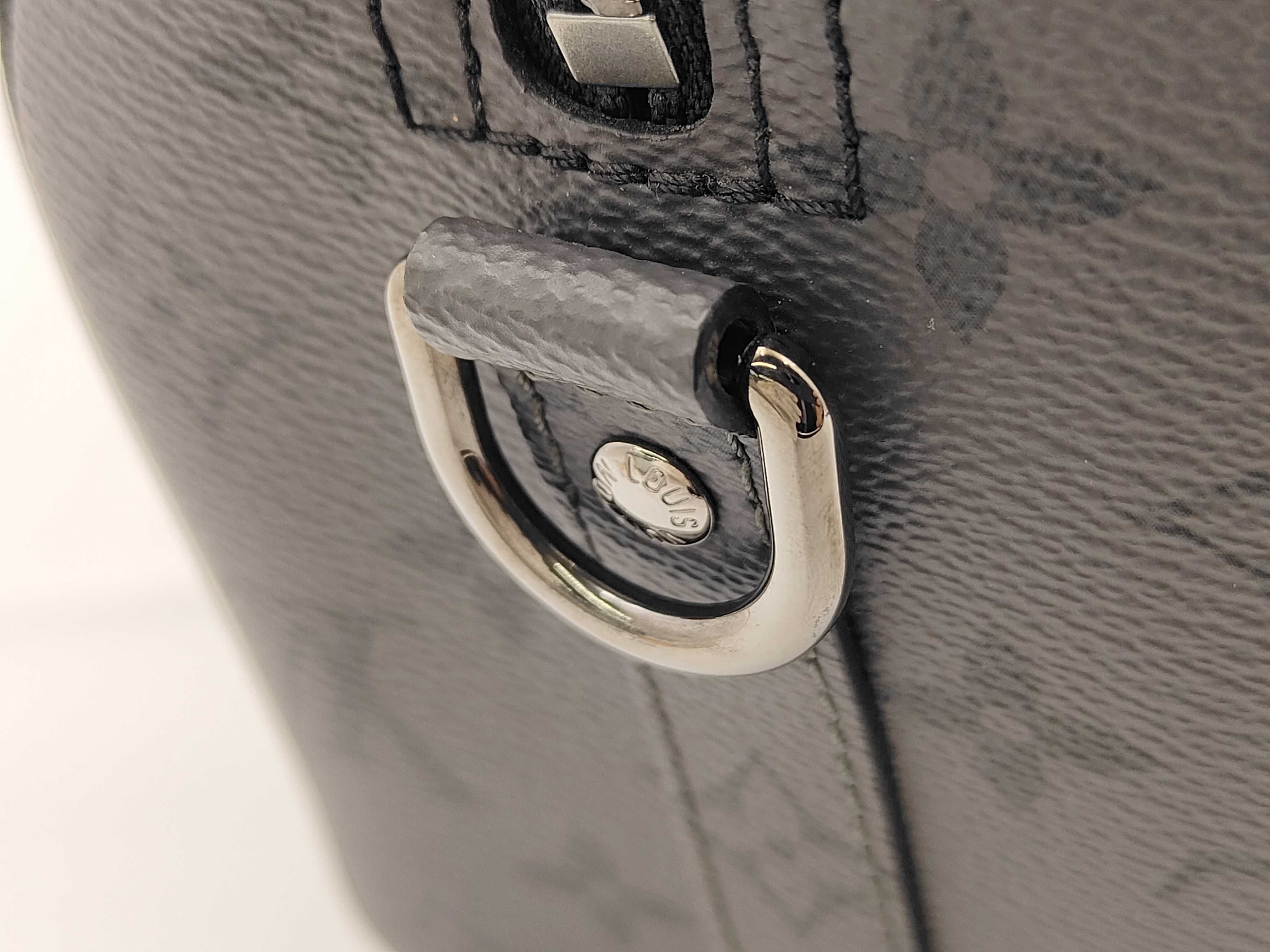 LV Monogram Eclipse M45936 Keepall Bandoulière 25 RFID Shoulder Bag — view 3