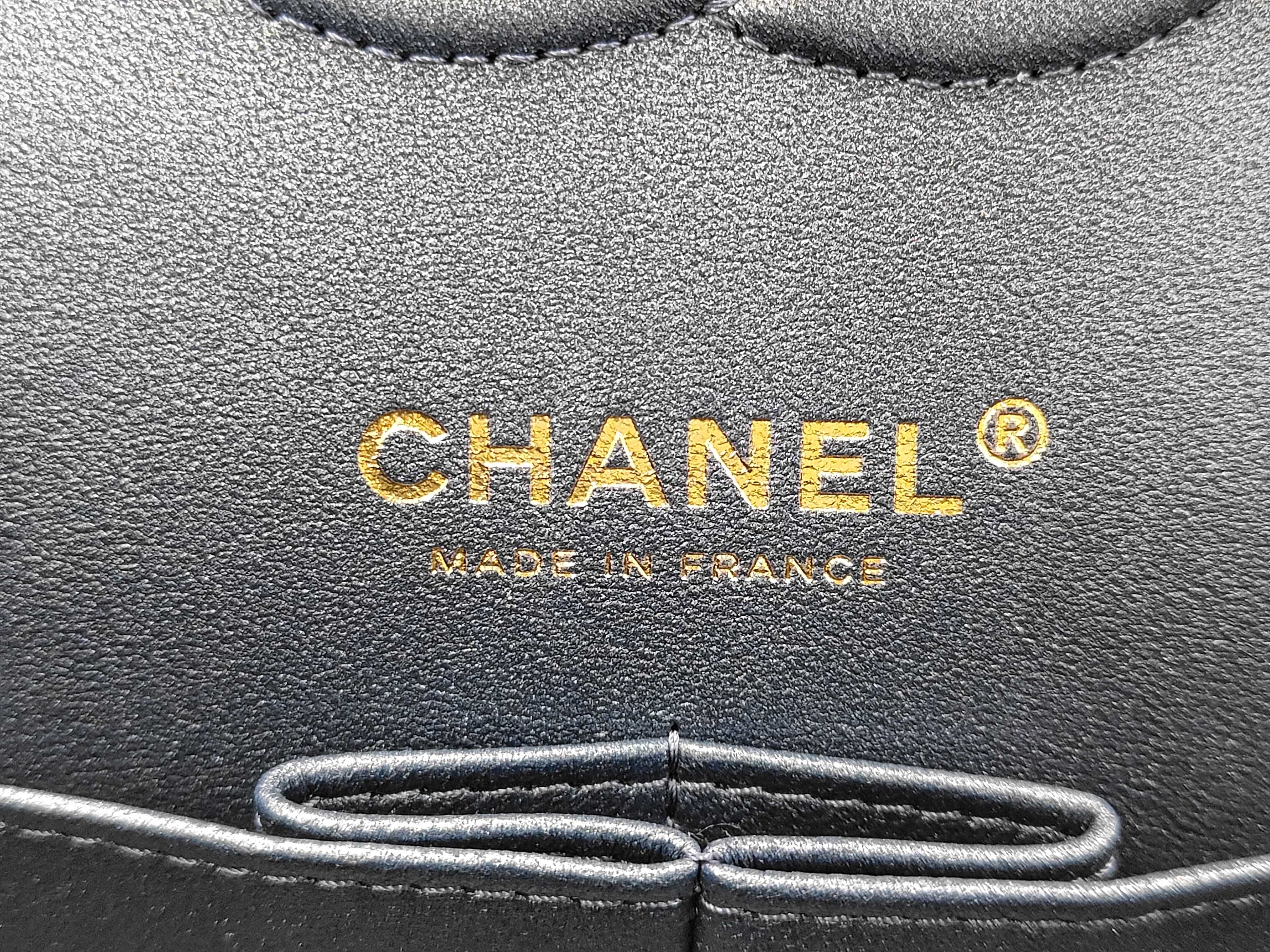 A01112 Matelassé Classic Handbag 25 Denim A5NAPCJ3 (Box, Dust Bag) — view 10