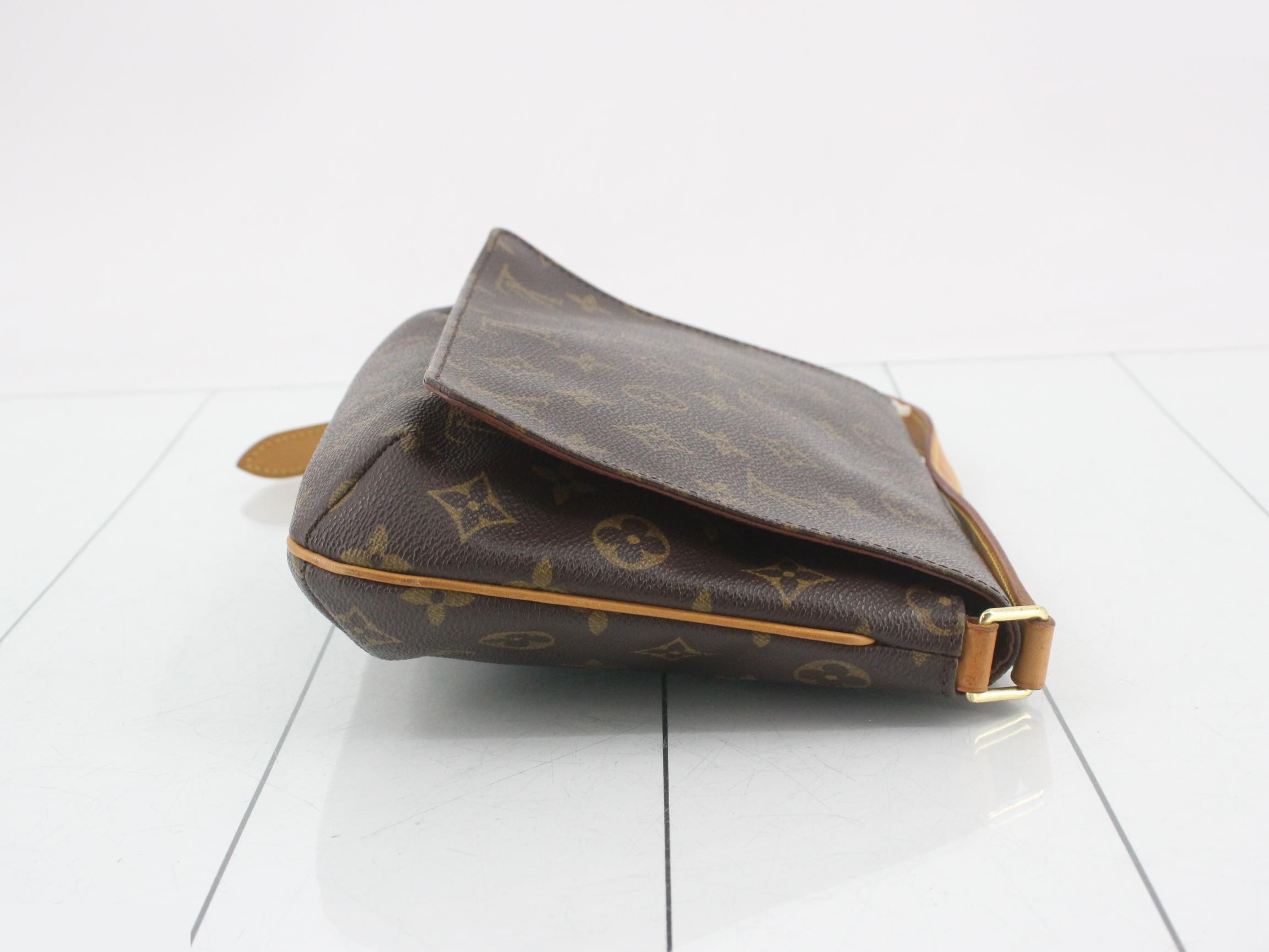 M51257 Musette Tango Short Shoulder Bag — view 3
