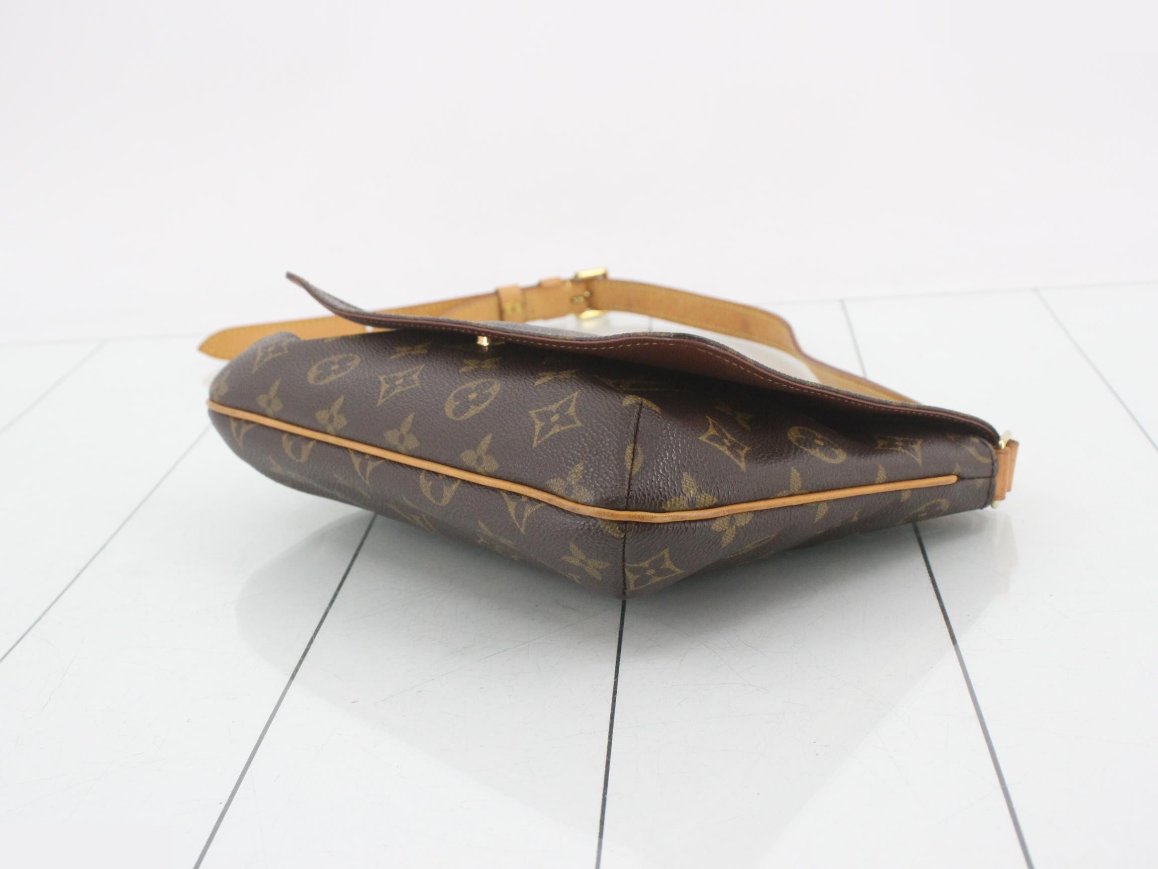 M51257 Musette Tango Short Shoulder Bag — view 6