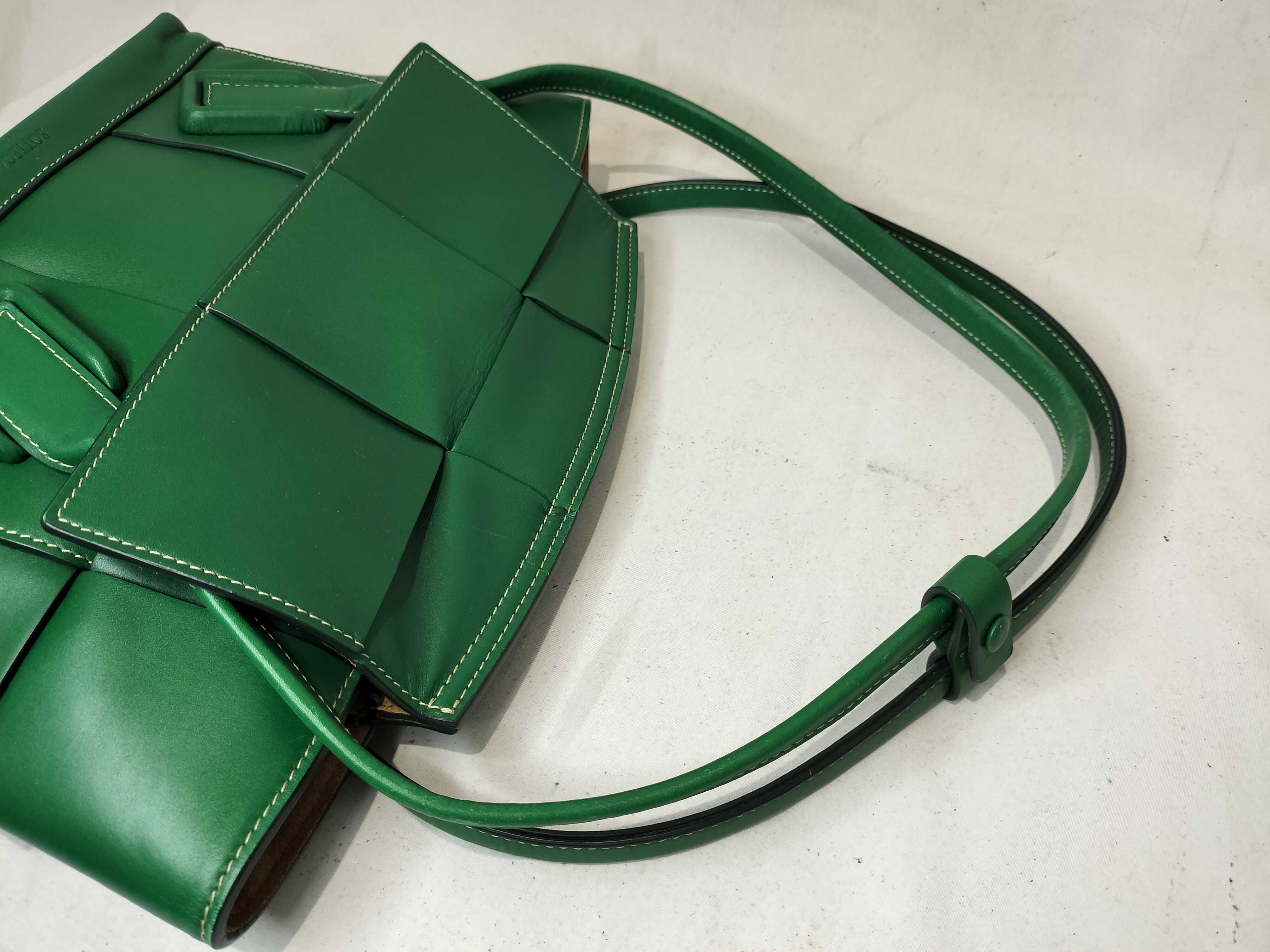 Intrecciato Maxi Intrecciato The Arco tote Leather Tote bag Green handbag — view 3